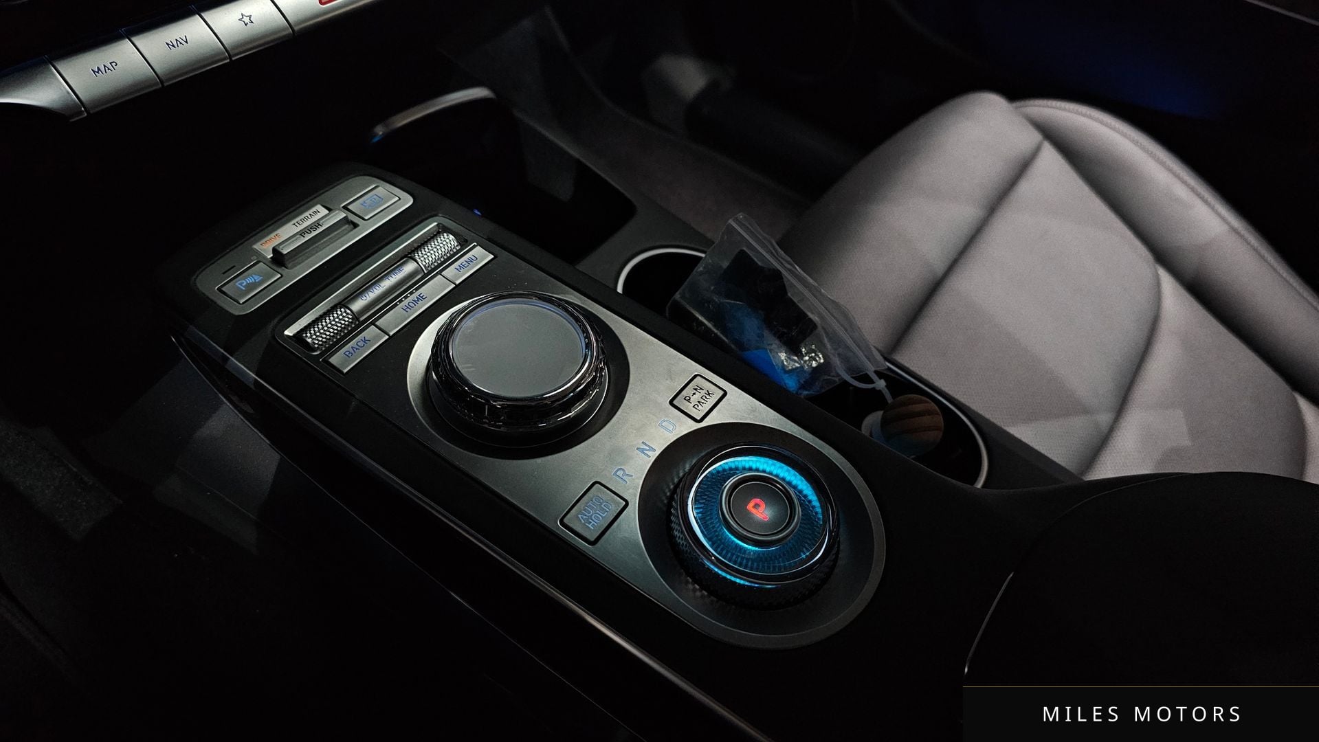 Genesis GV70 2023 — миниатюра 9