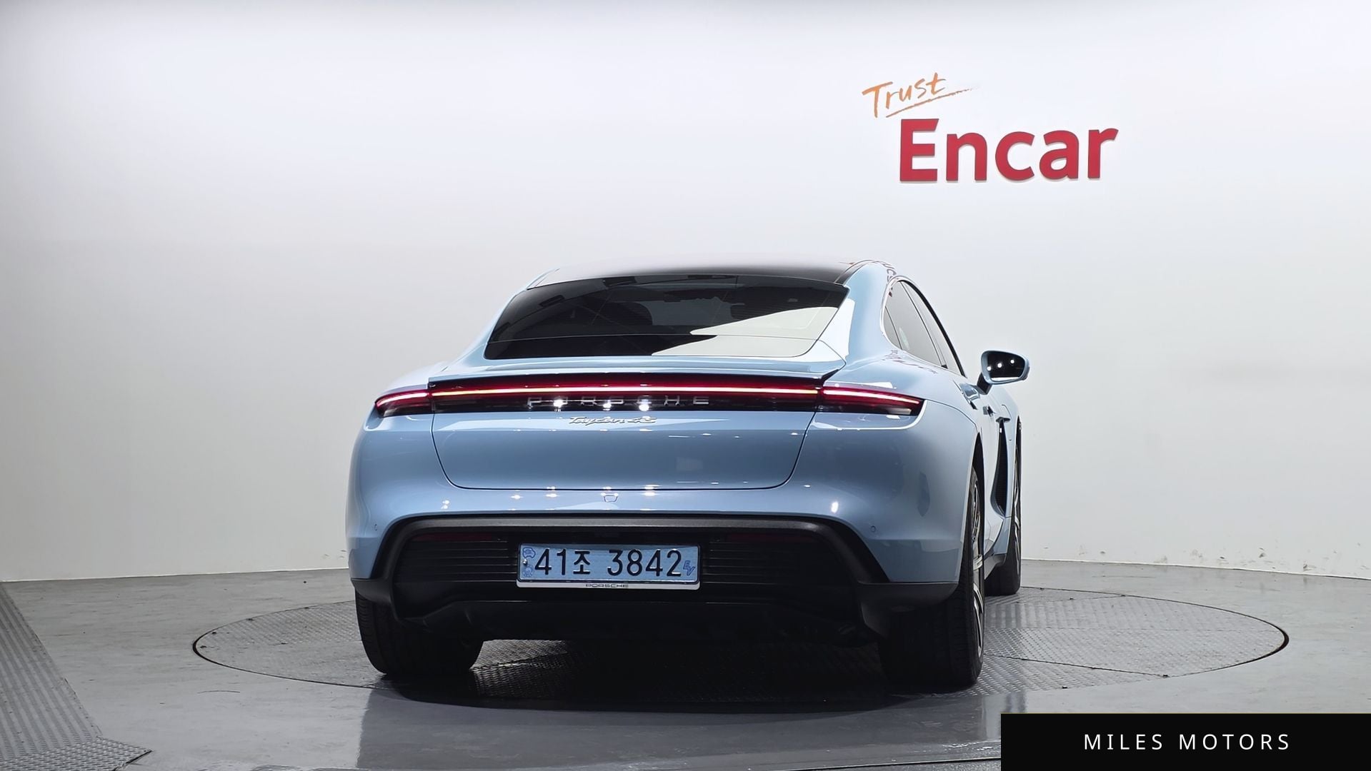 Porsche Taycan 2021 — миниатюра 4