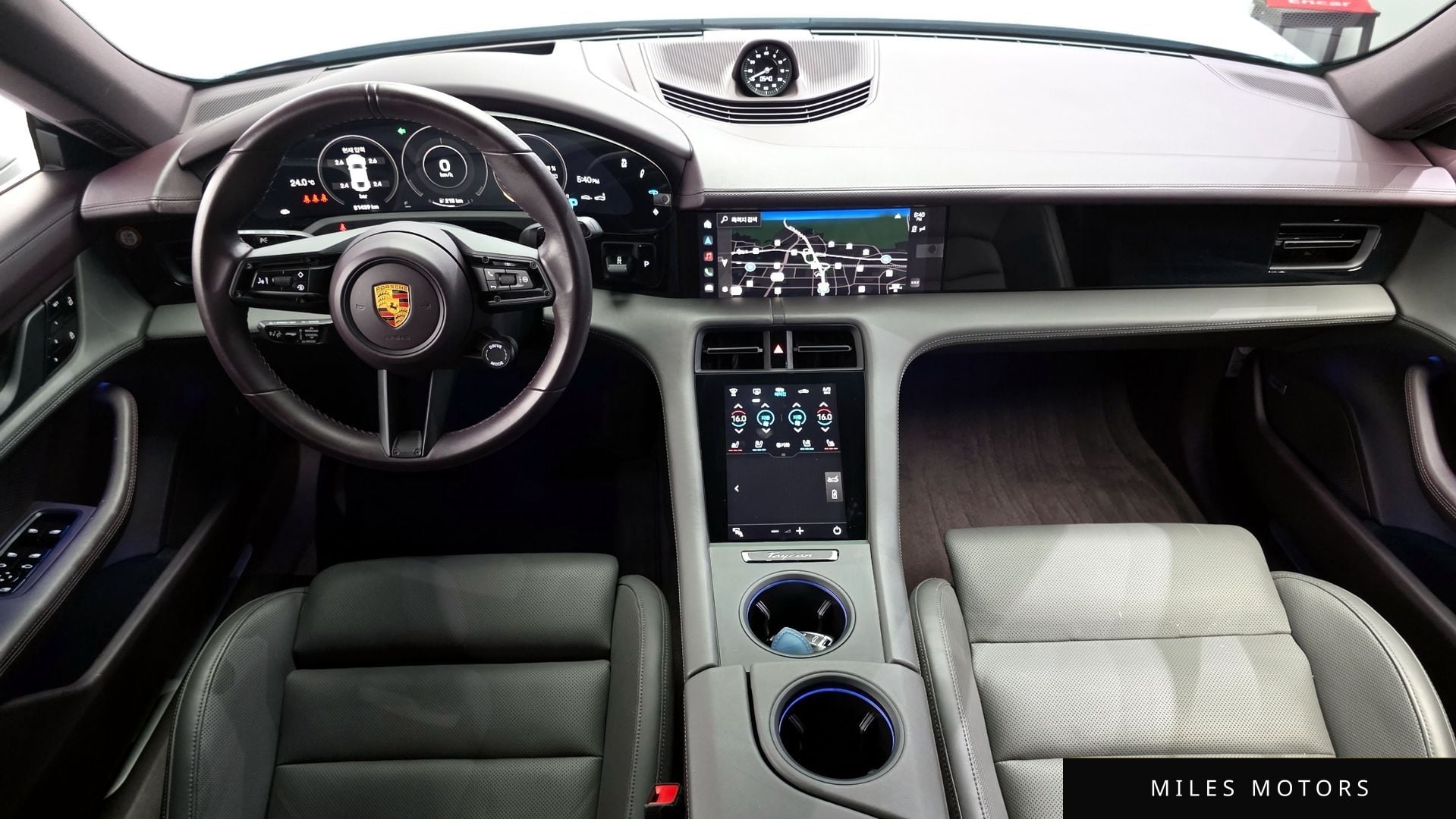 Porsche Taycan 2021 — миниатюра 10