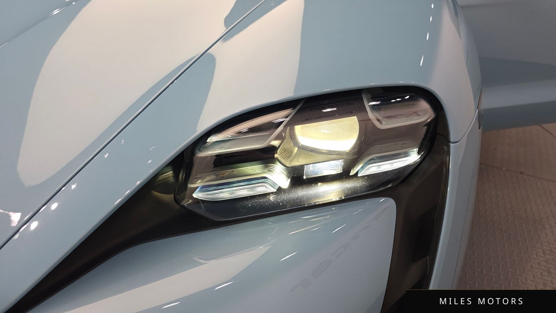 Porsche Taycan 2021 — миниатюра 8