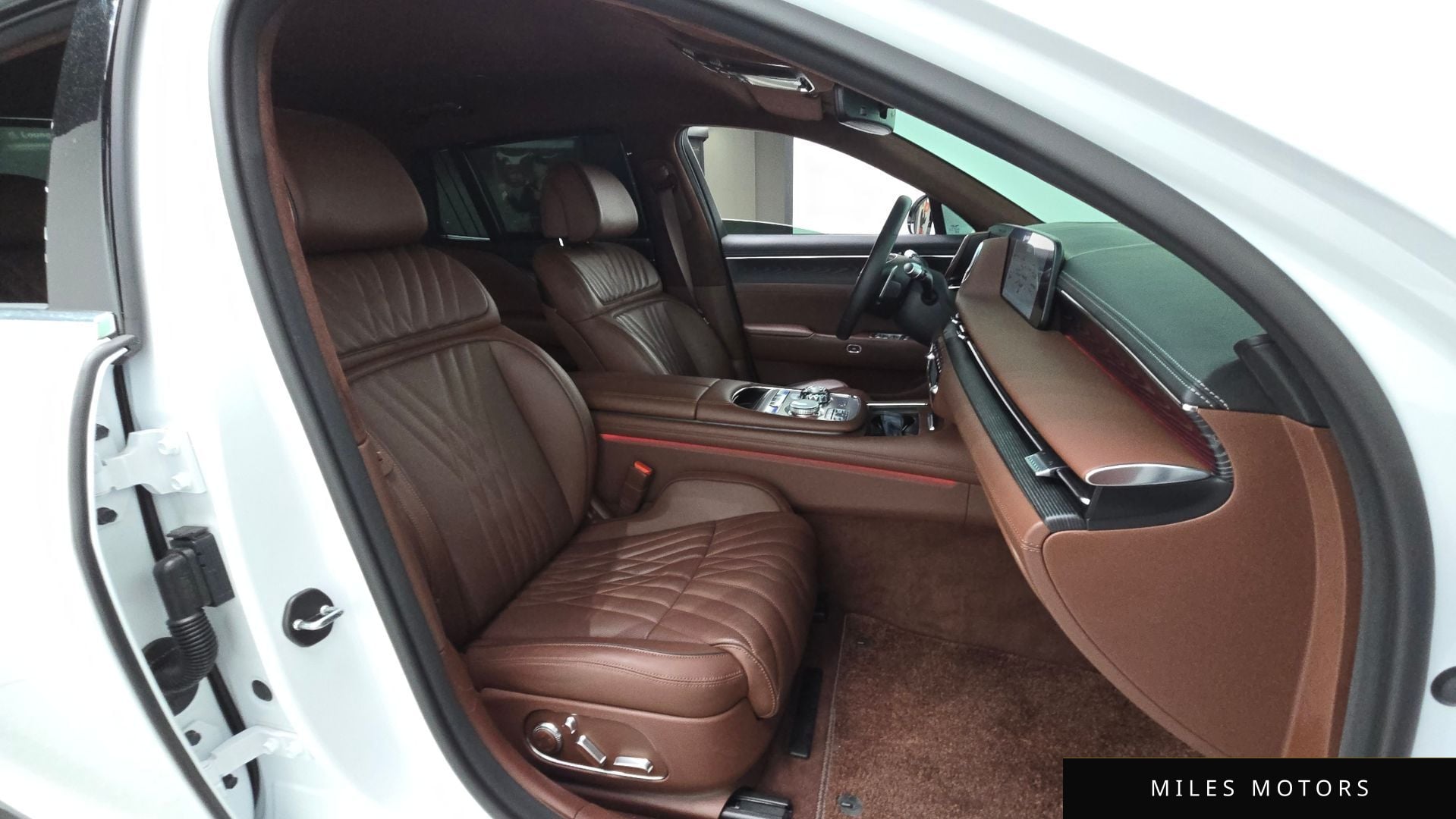 Genesis G90 (RS4) 2022 — миниатюра 11