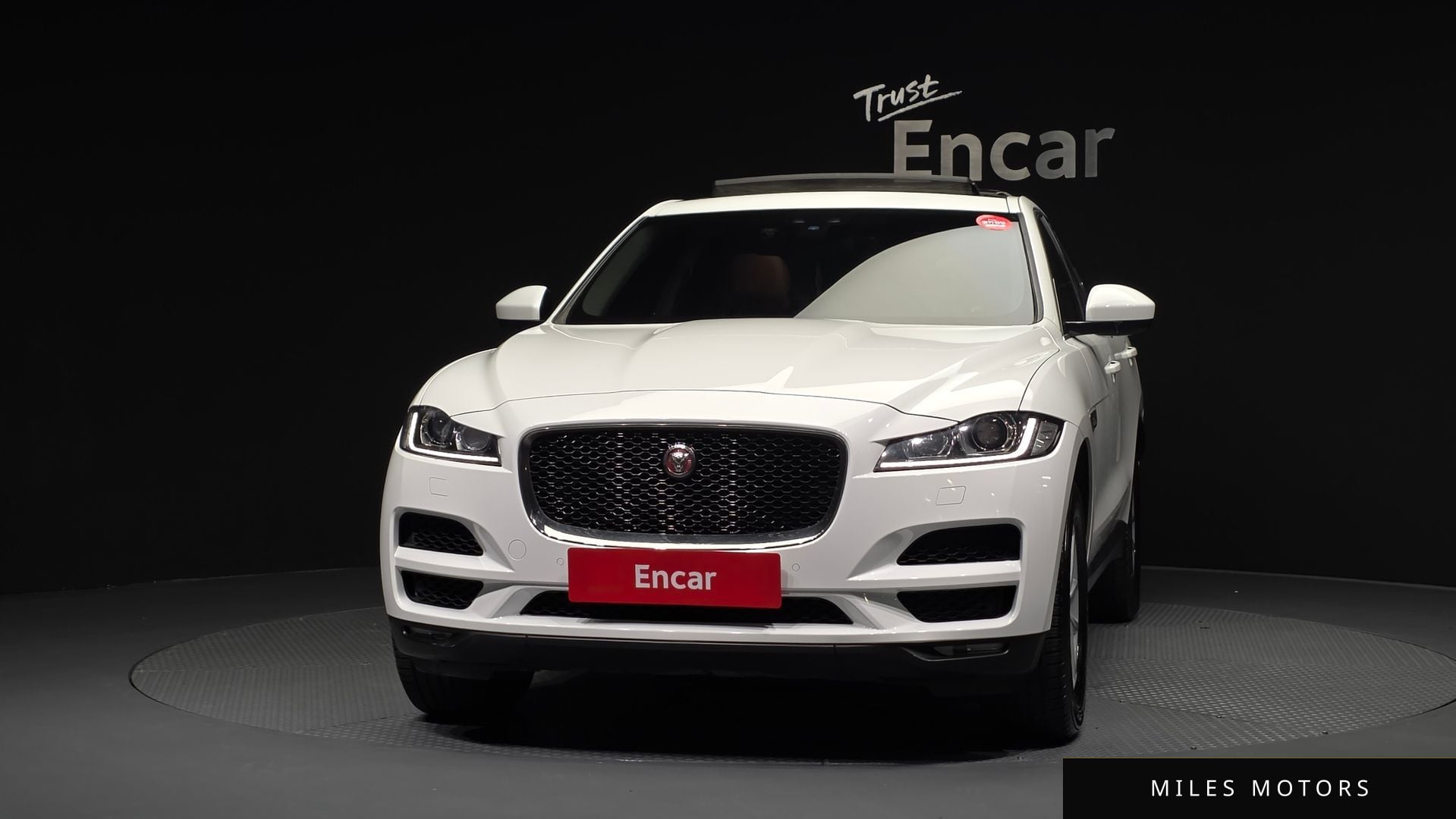 Jaguar F-PACE 2017 — миниатюра 3