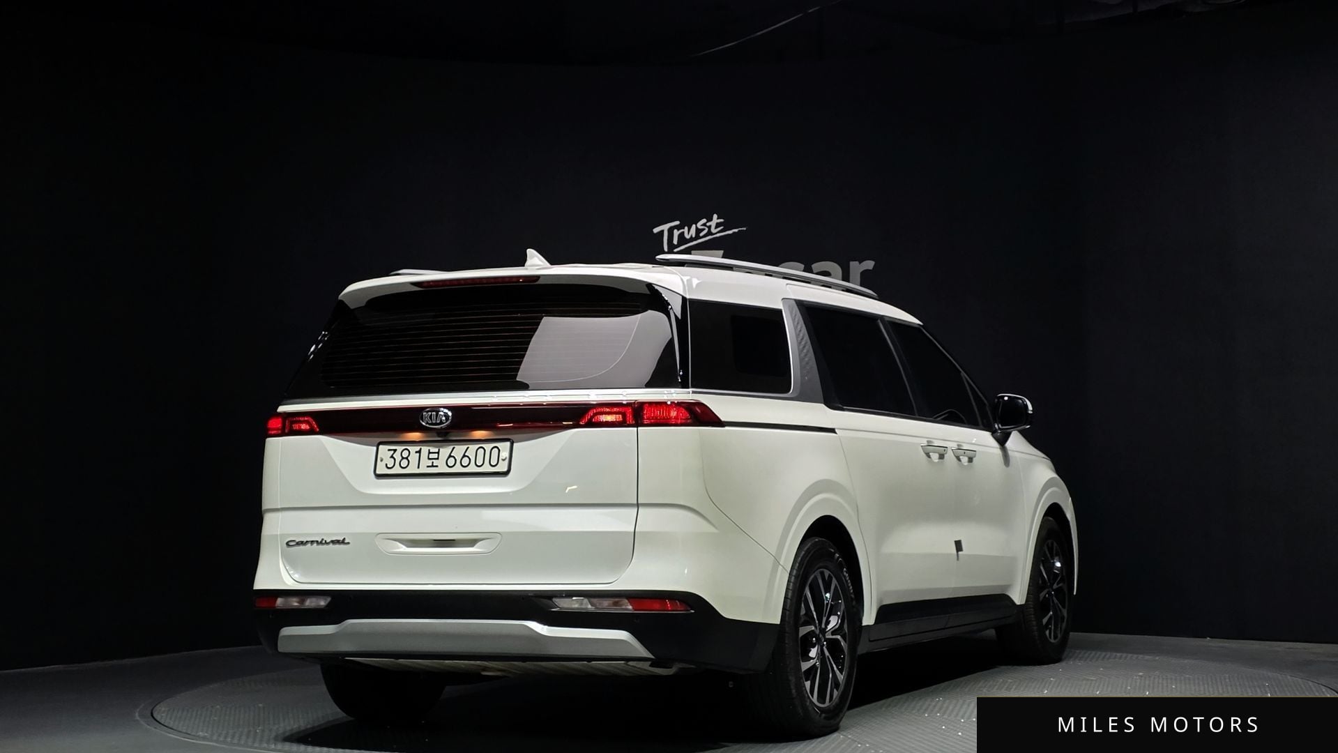 Kia Carnival 2021 — миниатюра 2