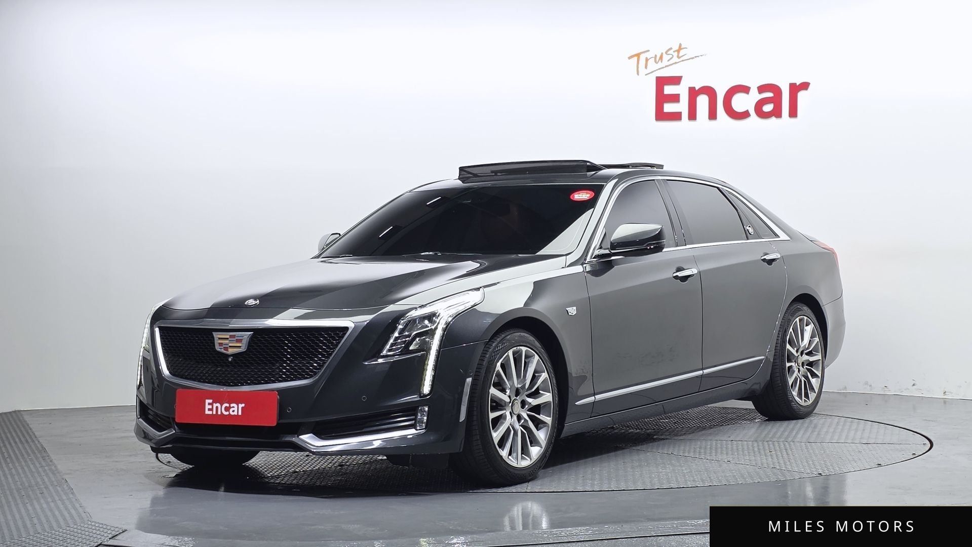 Cadillac CT6 2017 — фото 1 из 12
