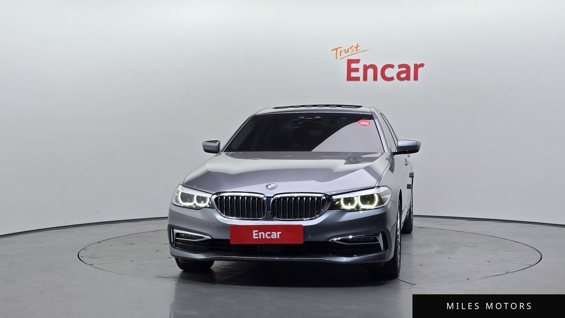 BMW 5 Series (G30) 2019 — миниатюра 3