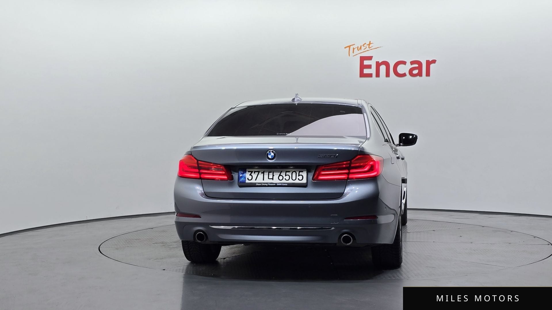 BMW 5 Series (G30) 2019 — миниатюра 4