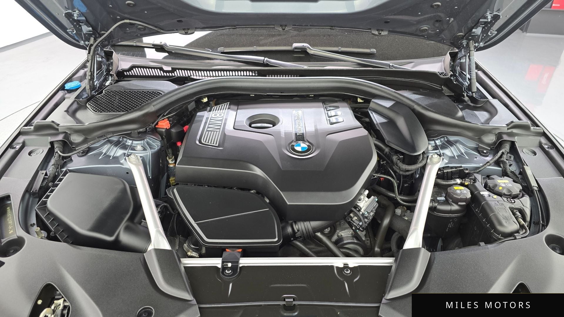 BMW 5 Series (G30) 2019 — миниатюра 6