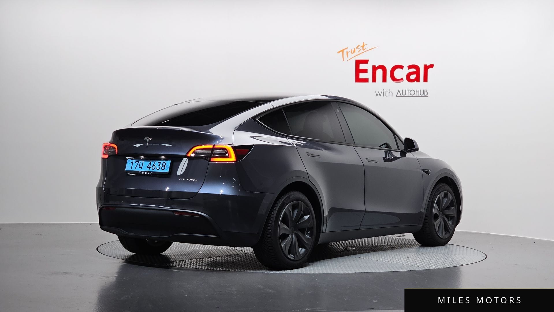 Tesla Model Y 2021 — миниатюра 2
