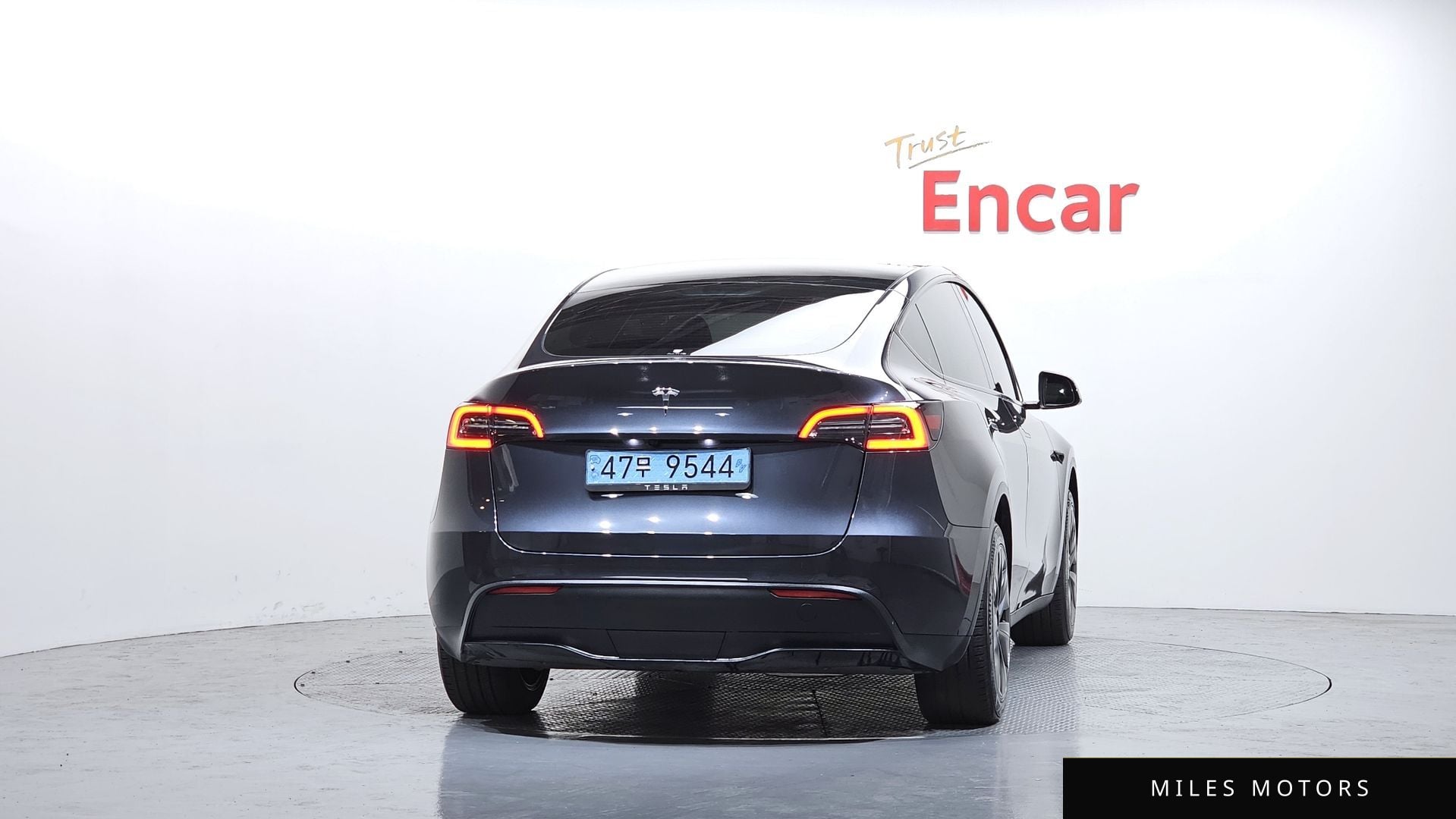 Tesla Model Y 2024 — миниатюра 4