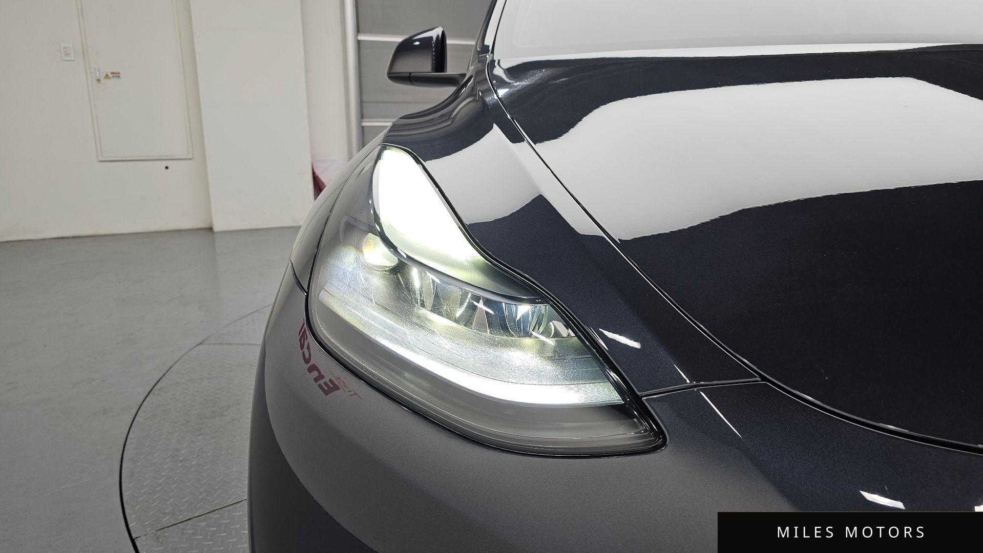 Tesla Model Y 2024 — миниатюра 8