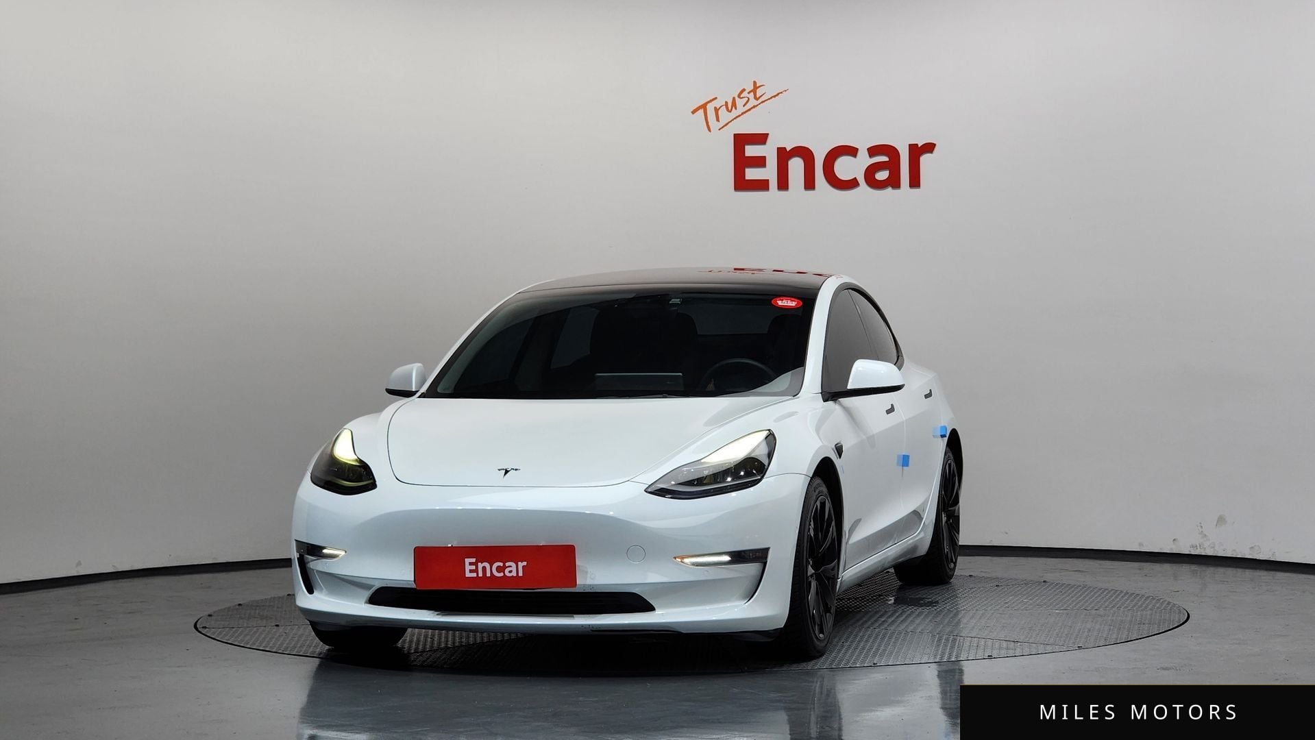 Tesla Model 3 2022 — миниатюра 3