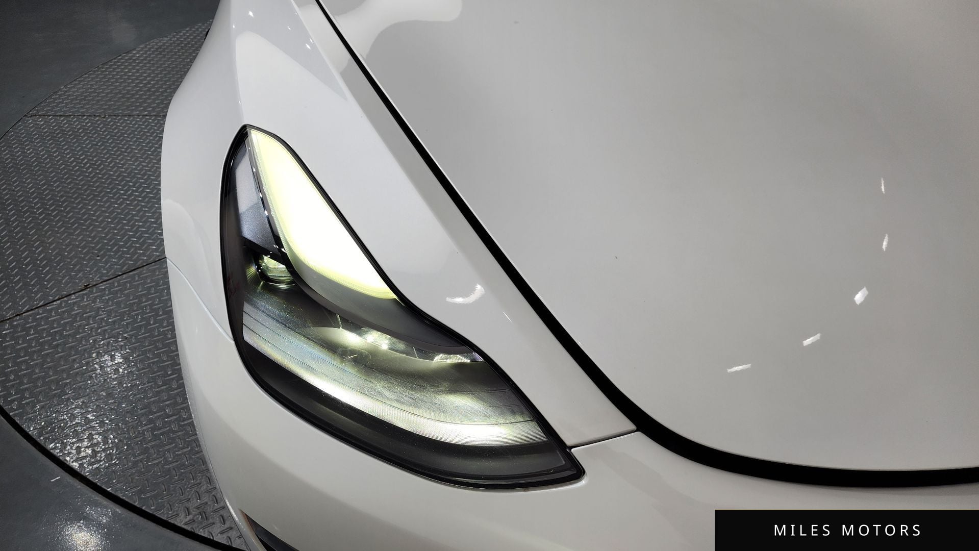 Tesla Model 3 2022 — миниатюра 8