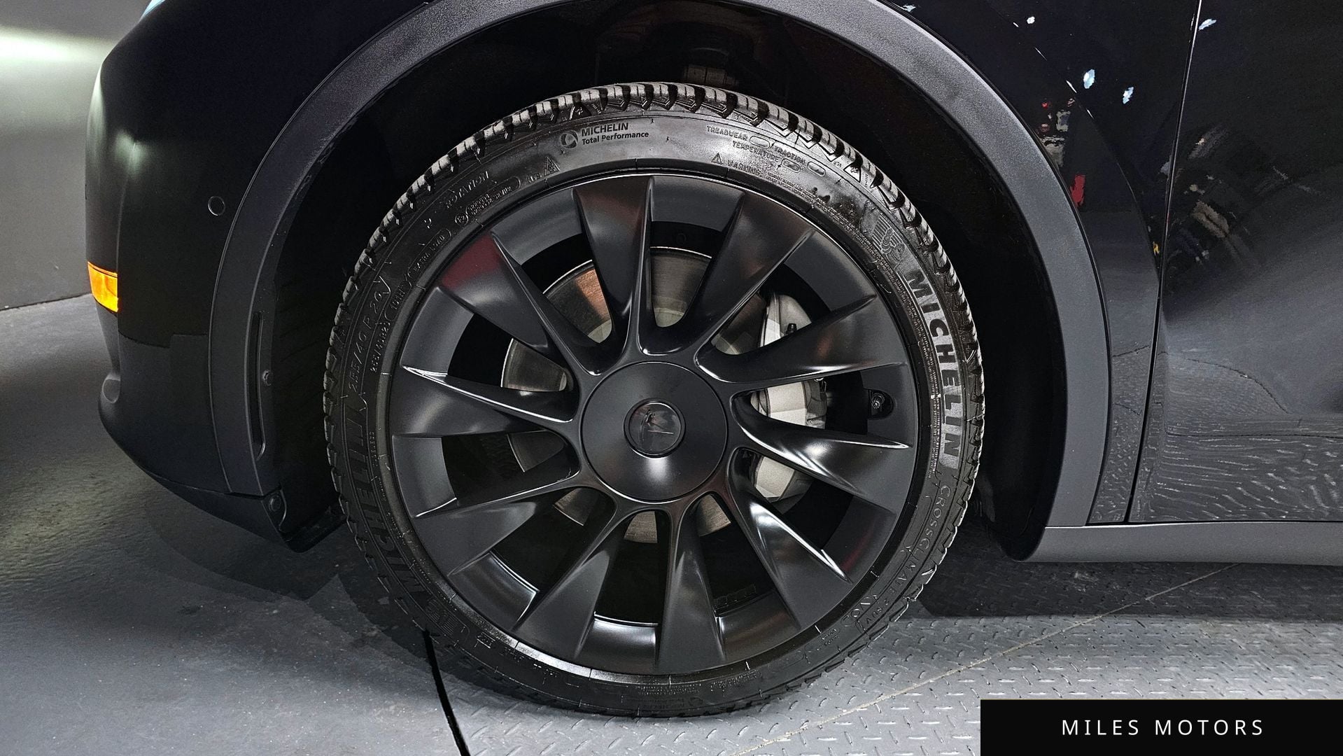 Tesla Model Y 2022 — миниатюра 4