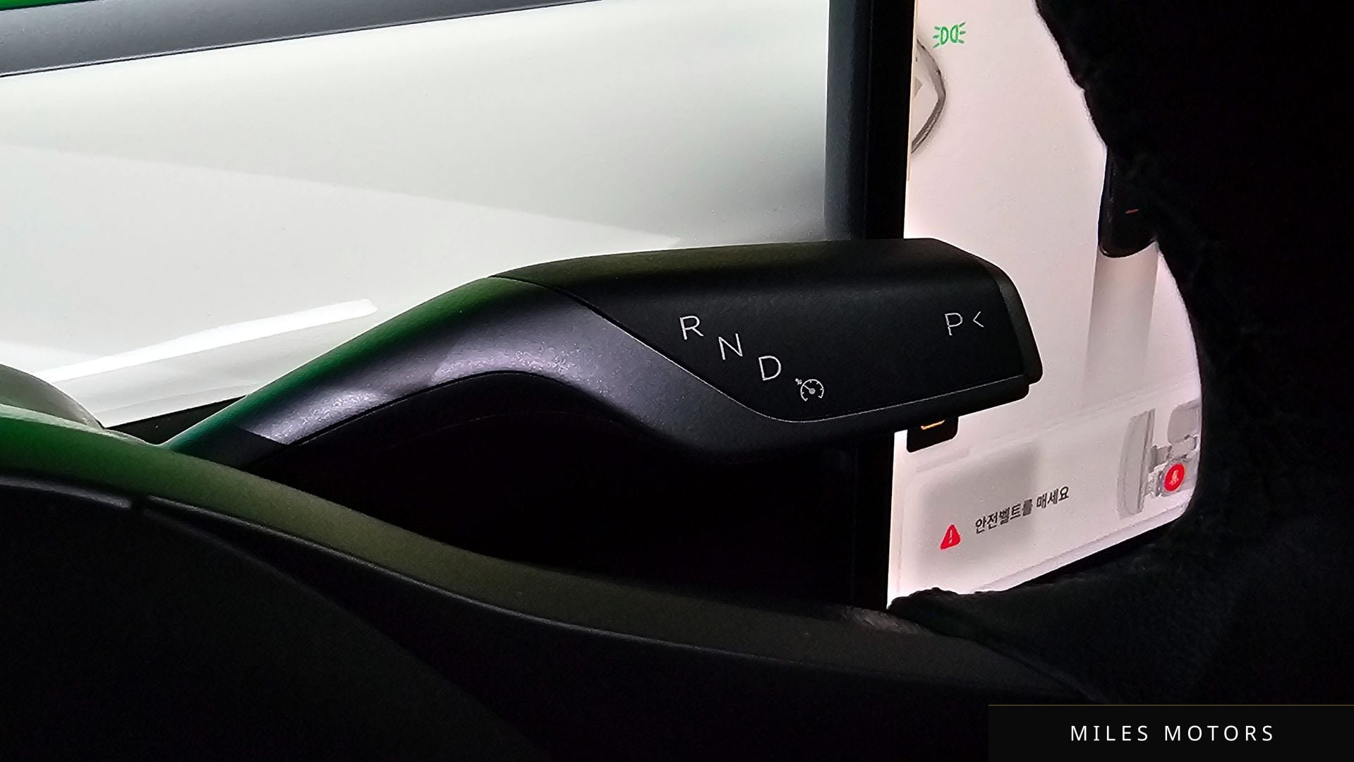 Tesla Model Y 2022 — миниатюра 11