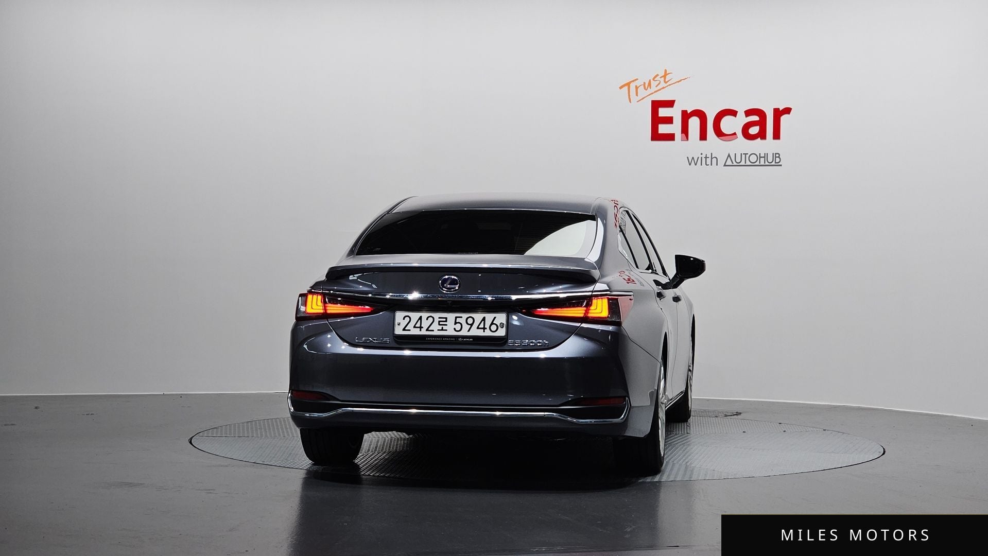 Лексус ES300h 2021 — миниатюра 4