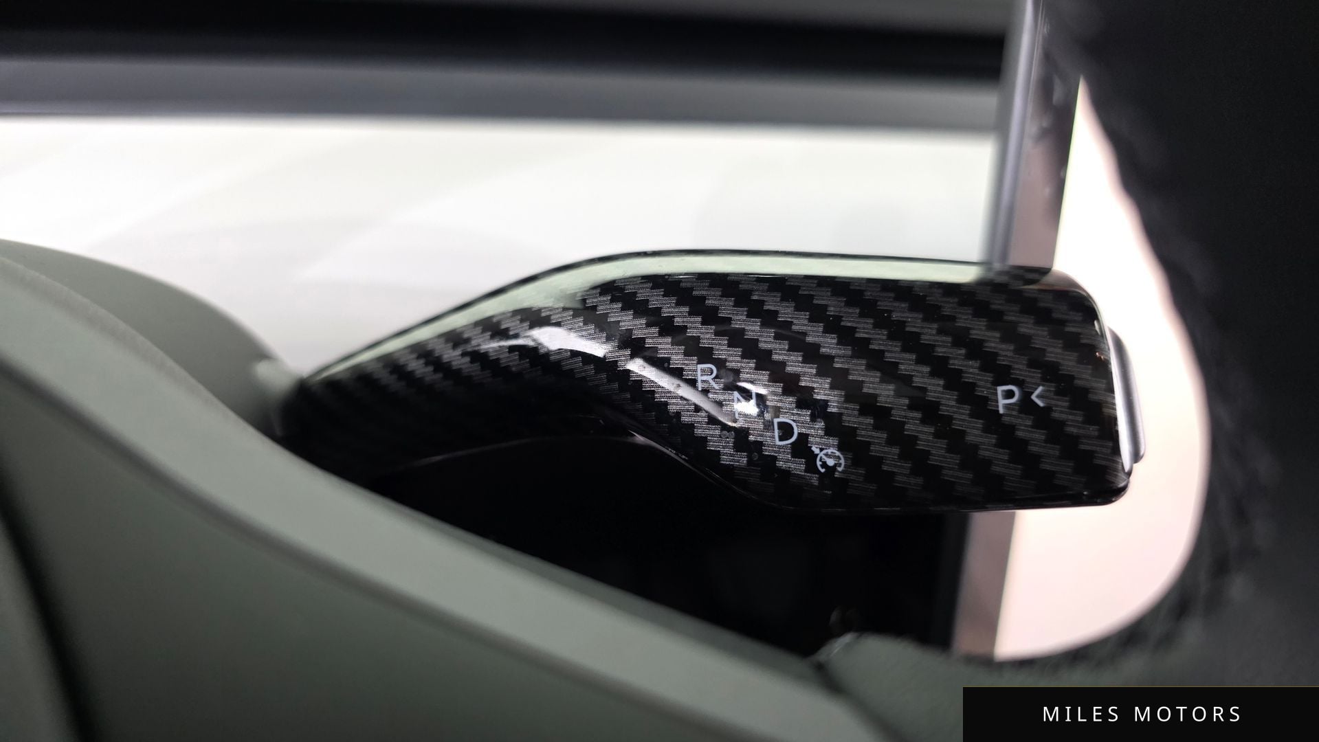 Tesla Model Y 2024 — миниатюра 11