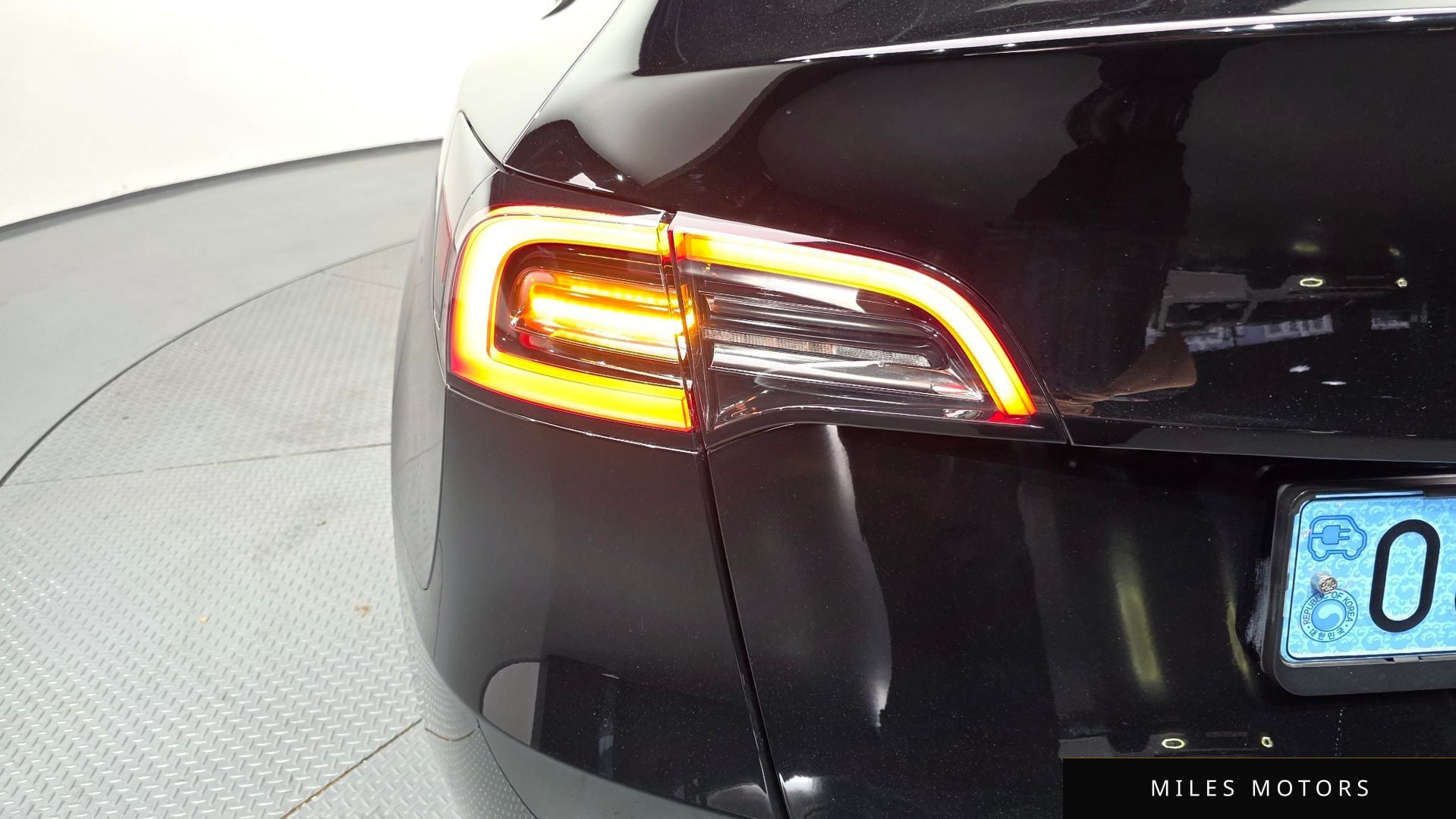 Tesla Model Y 2024 — миниатюра 8