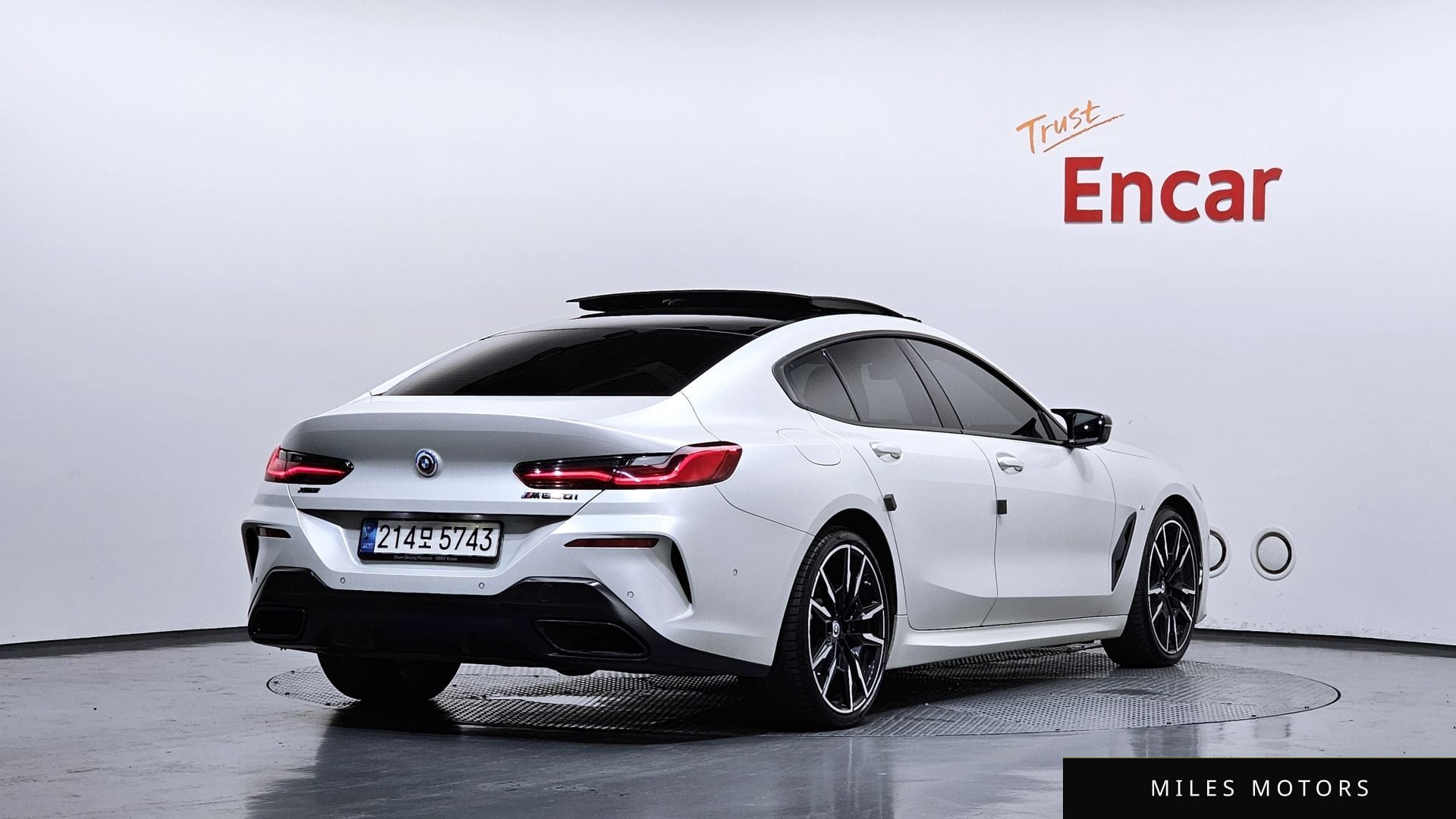 BMW 8 Series (G15) 2023 — миниатюра 2