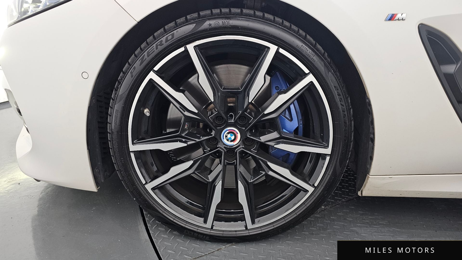 BMW 8 Series (G15) 2023 — миниатюра 5