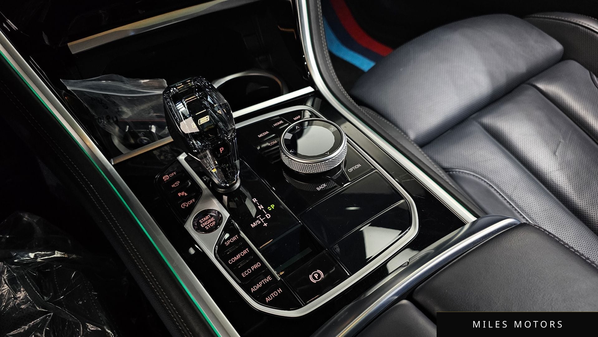 BMW 8 Series (G15) 2023 — миниатюра 12