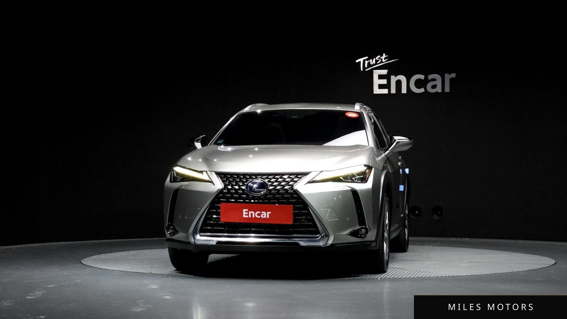 Лексус UX300e 2022 — миниатюра 3