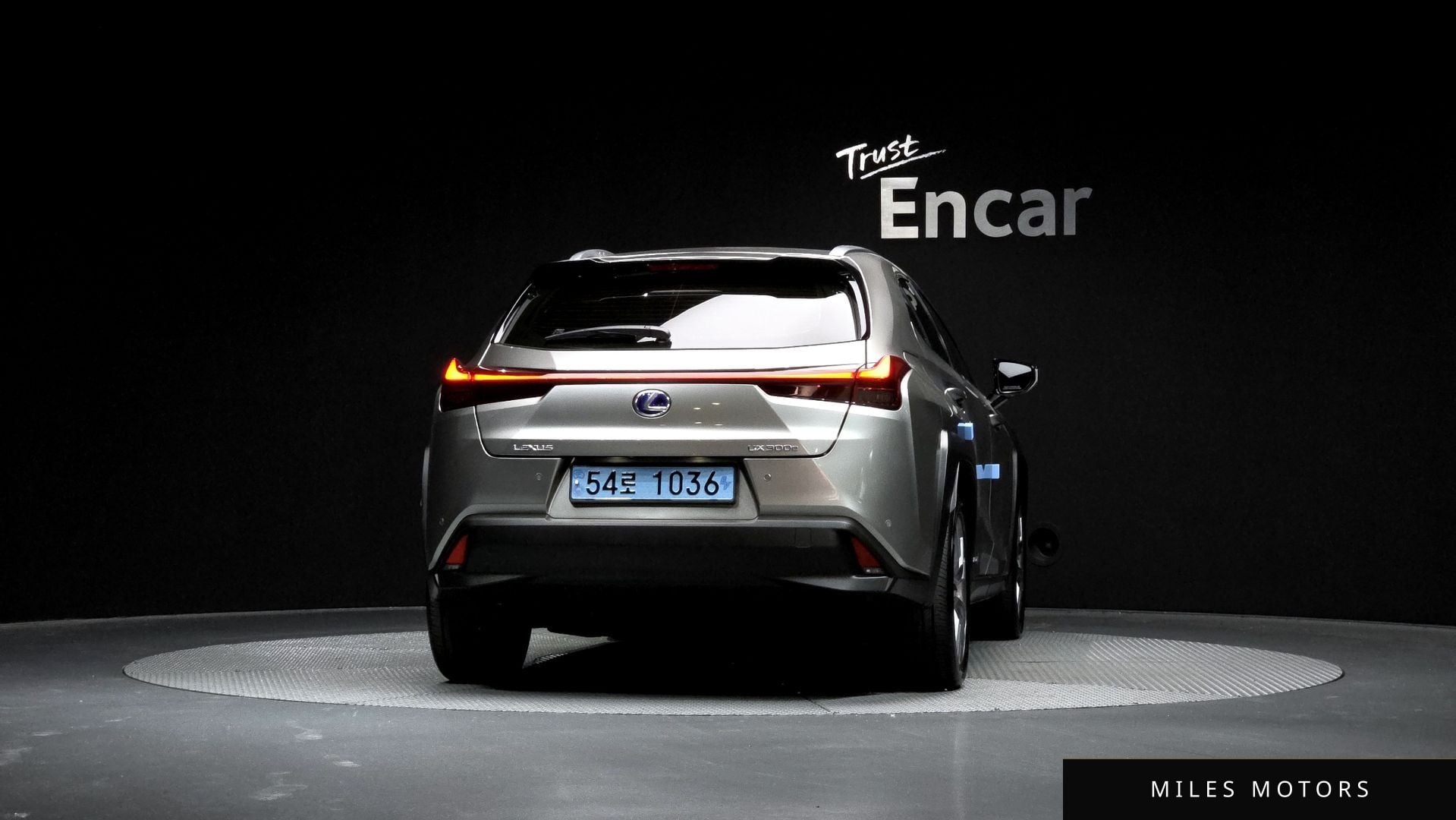 Лексус UX300e 2022 — миниатюра 4