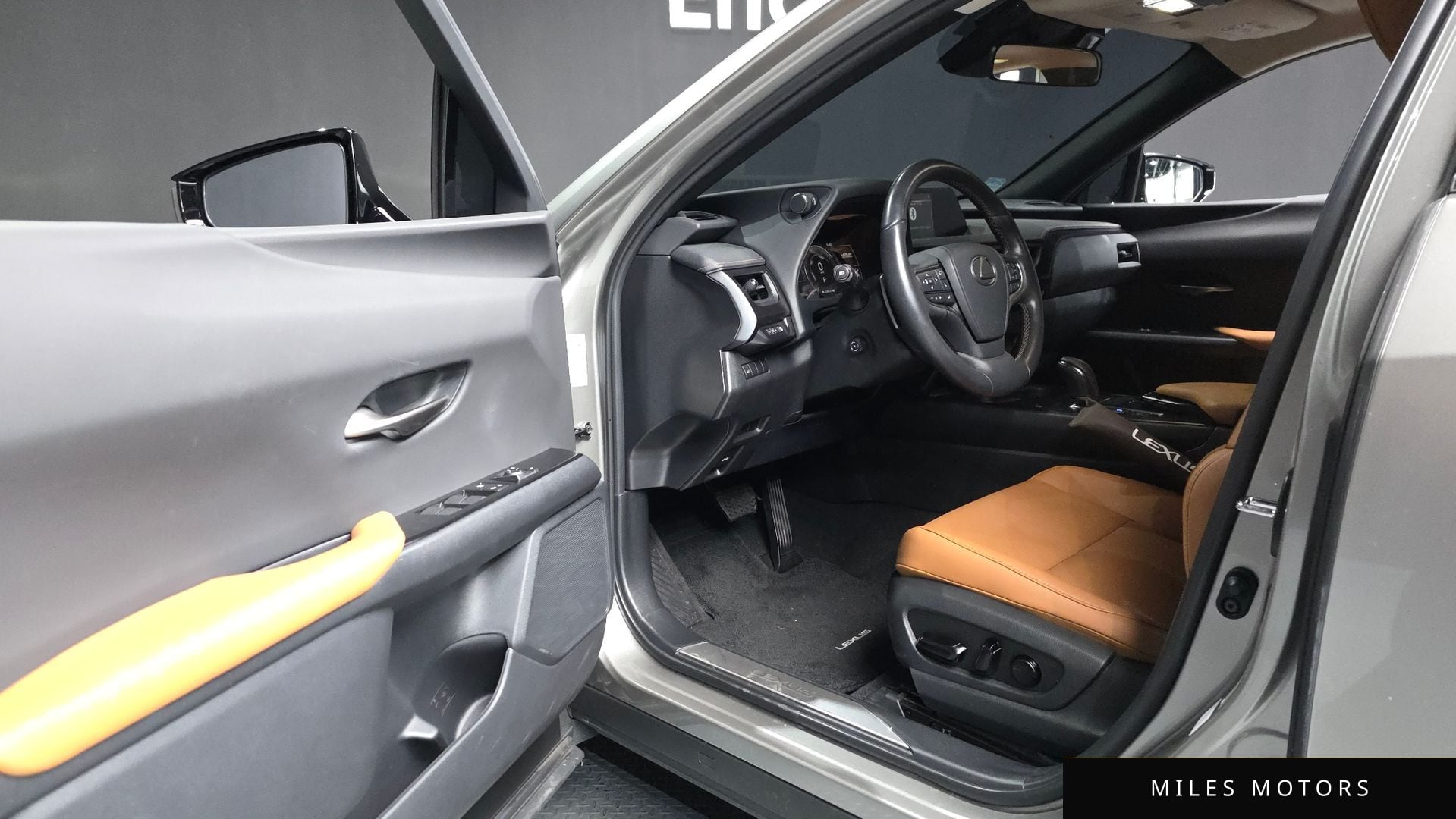 Лексус UX300e 2022 — миниатюра 10