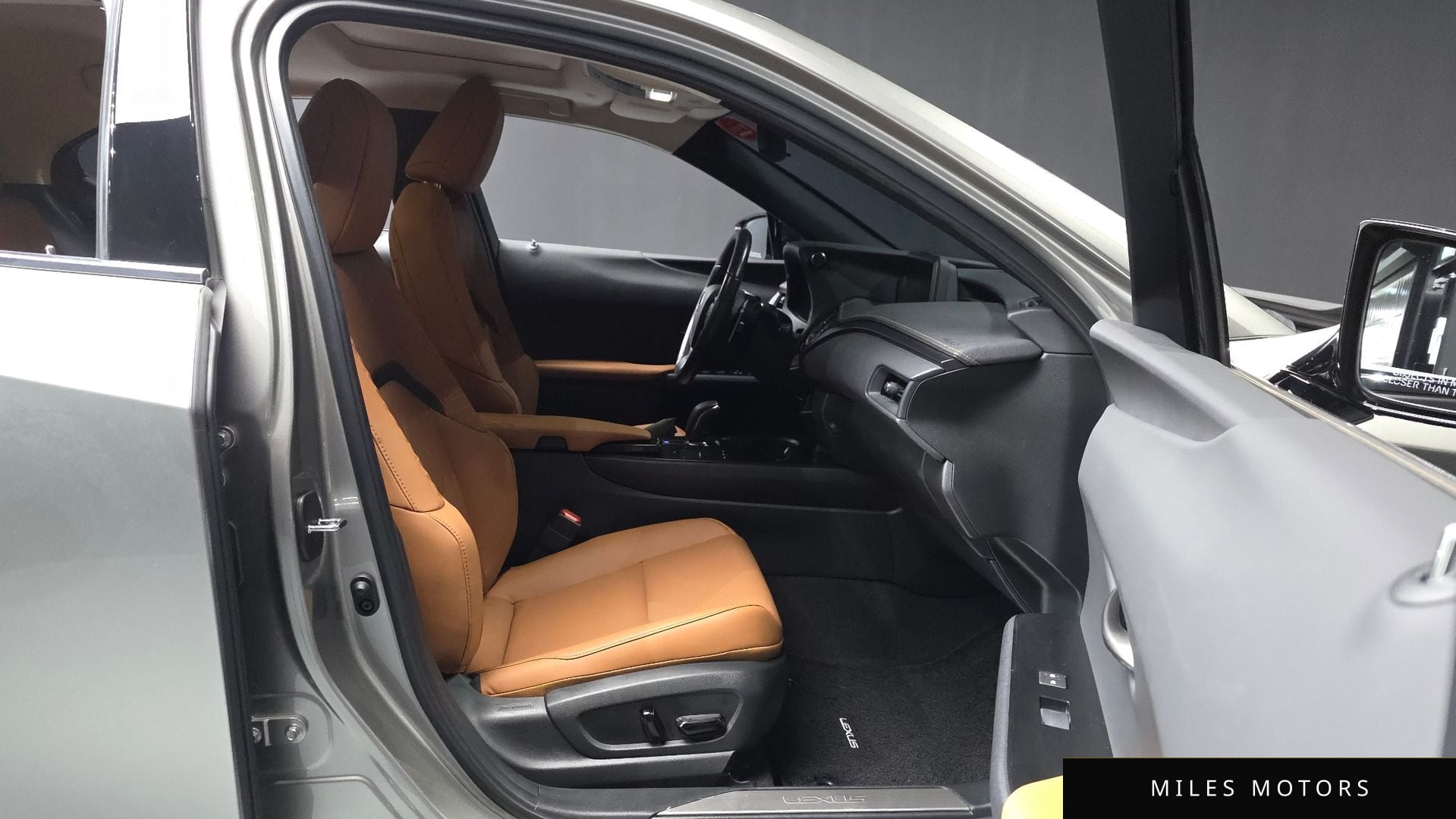 Лексус UX300e 2022 — миниатюра 11