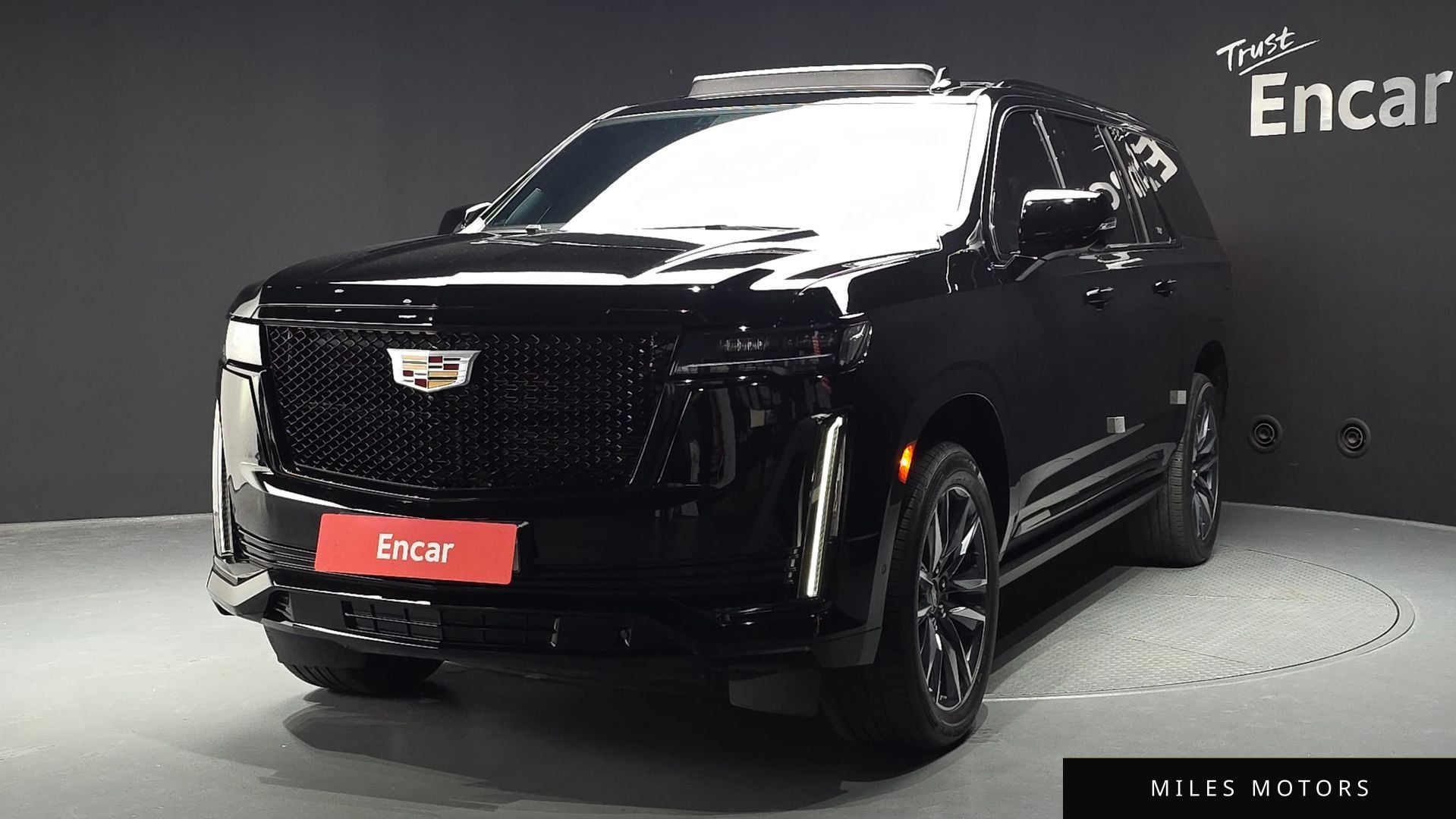 Cadillac Escalade 2023 — фото 1 из 12