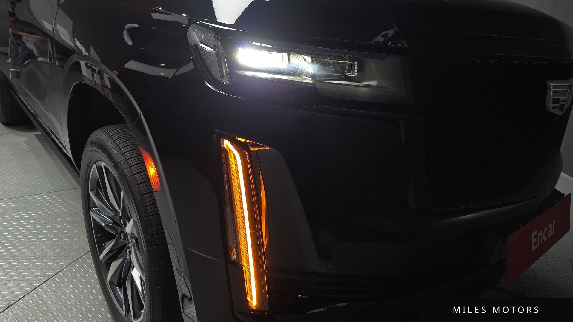 Cadillac Escalade 2023 — миниатюра 8