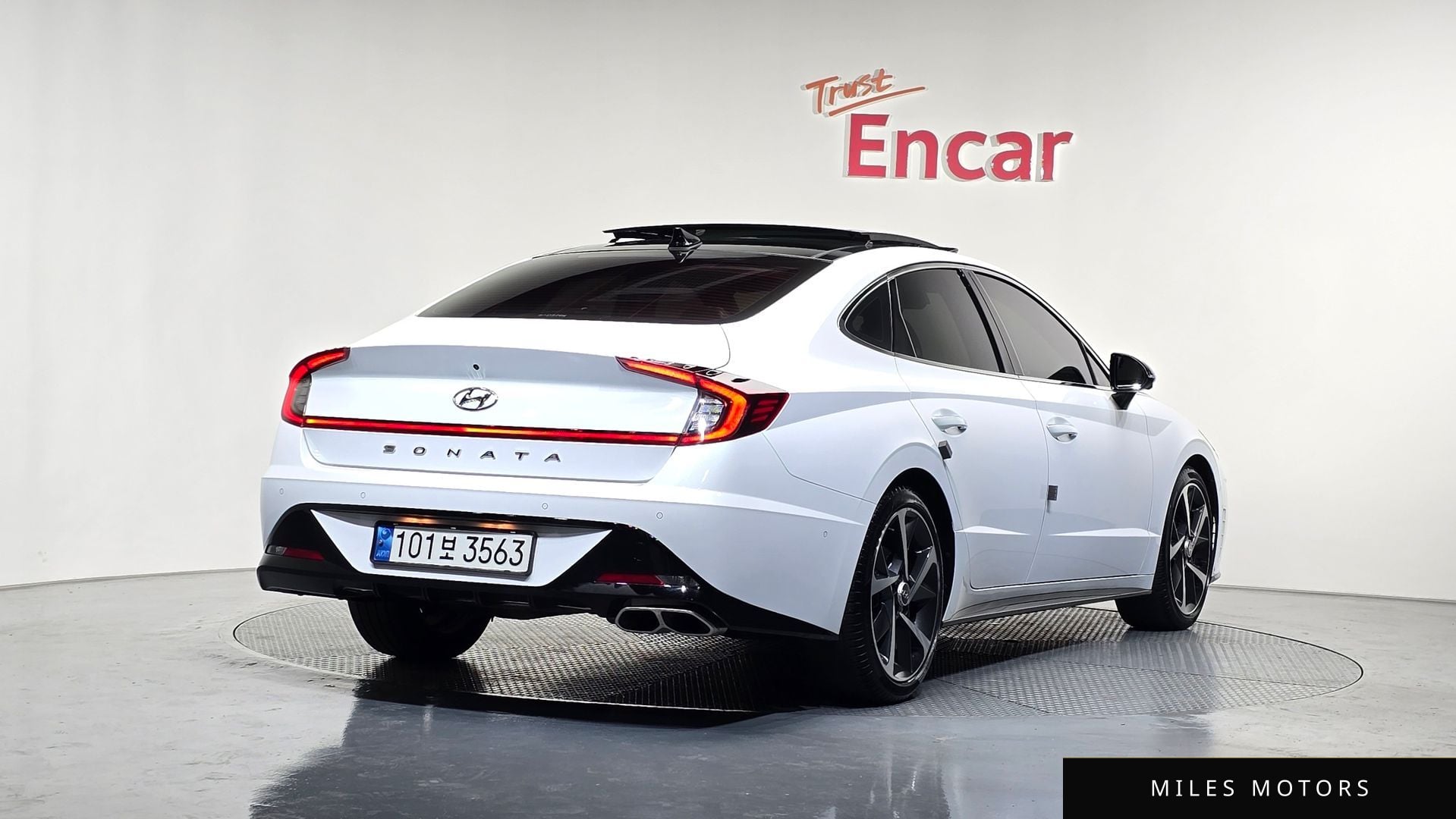 Hyundai Sonata 2023 — фото 1 из 12