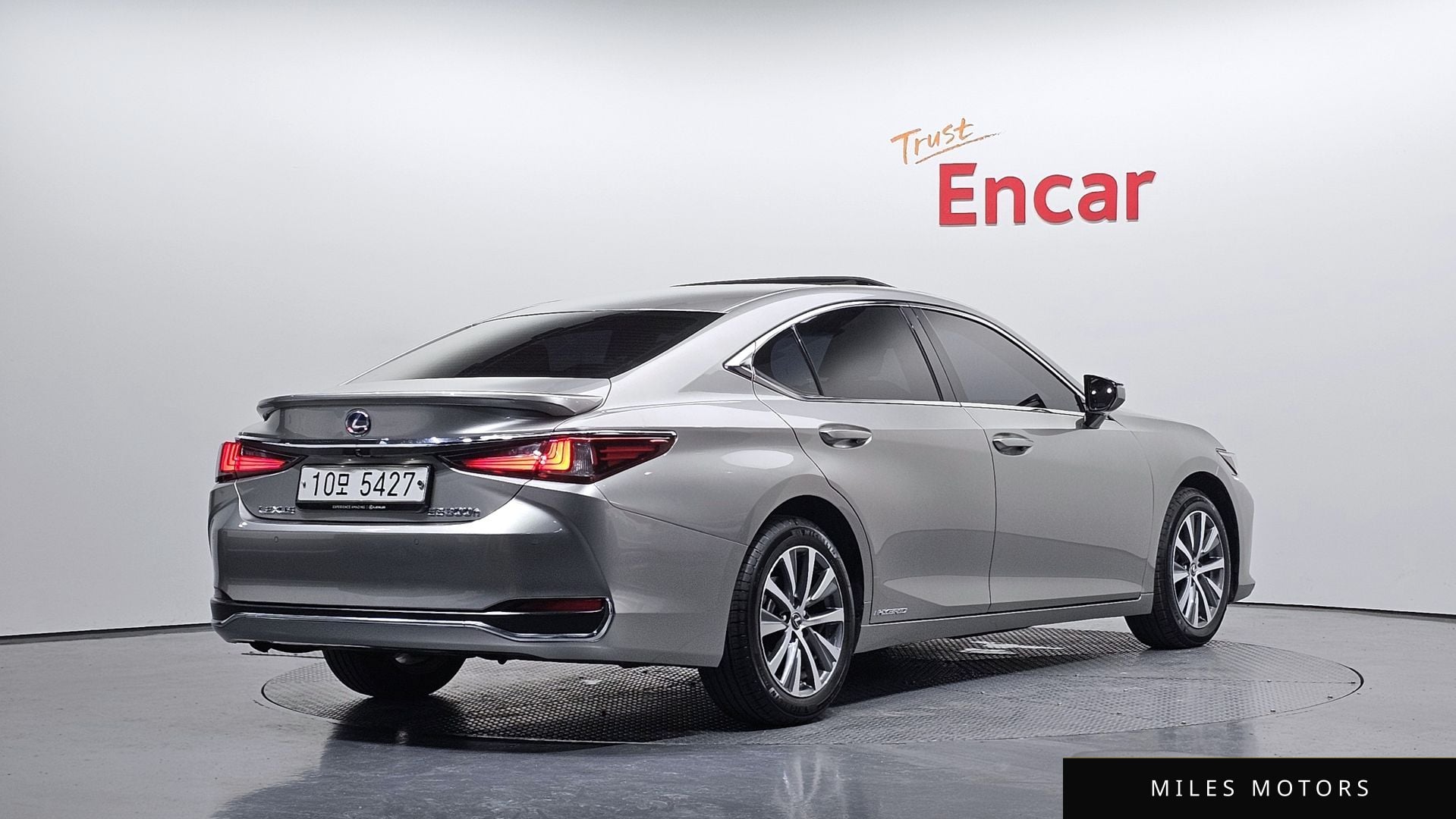 Лексус ES300h 2019 — миниатюра 2