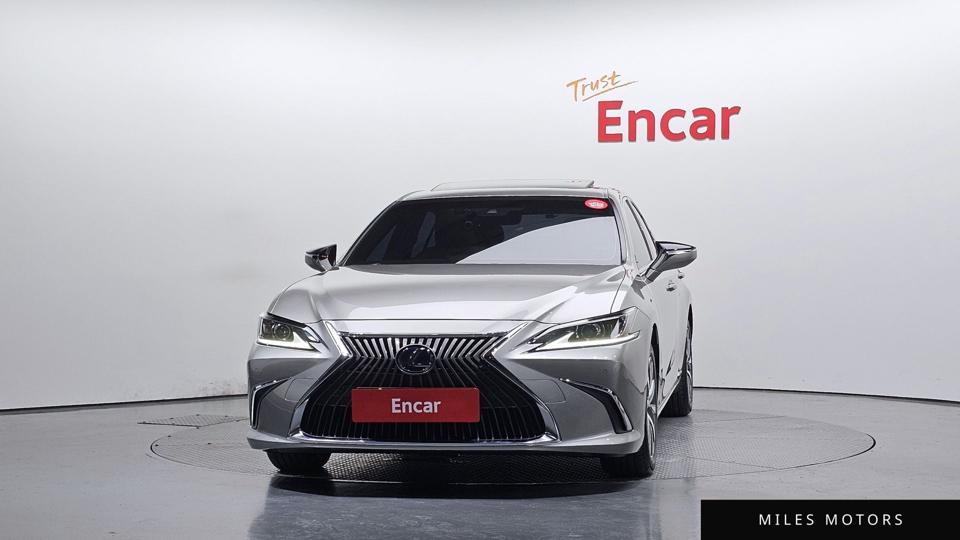 Лексус ES300h 2019 — миниатюра 3