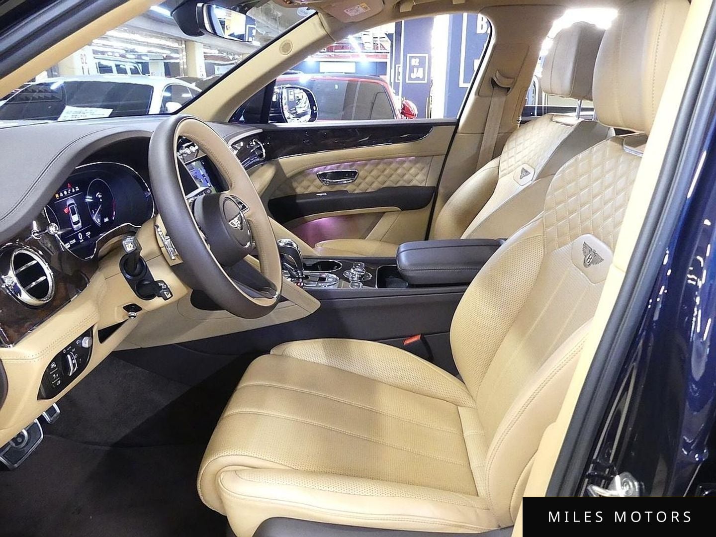 Bentley Bentayga 2022 — миниатюра 6