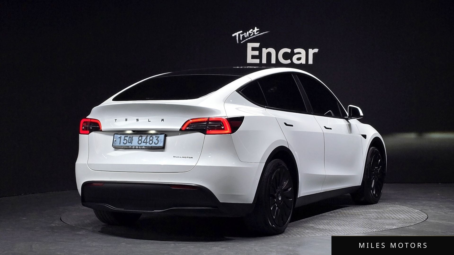 Tesla Model Y 2021 — миниатюра 2