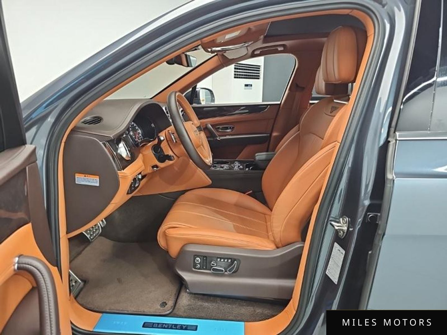 Bentley Bentayga 2019 — миниатюра 11