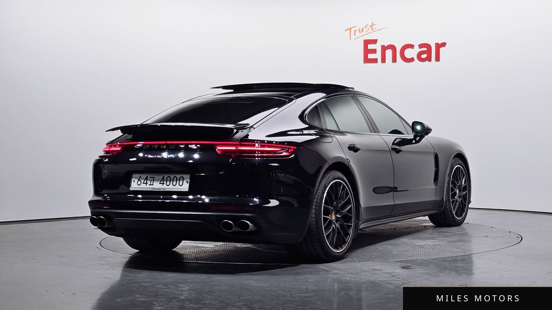 Porsche Panamera 2018 — миниатюра 2