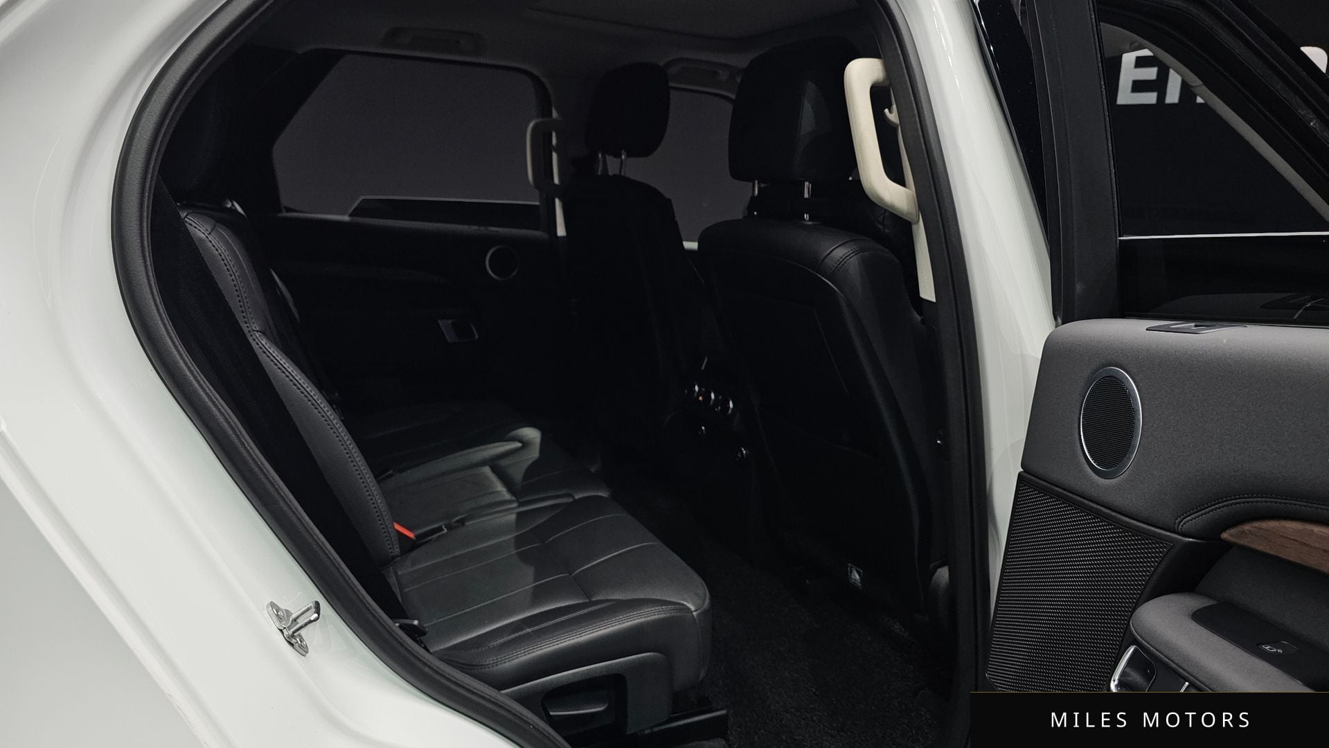 Land Rover Discovery 2019 — миниатюра 11