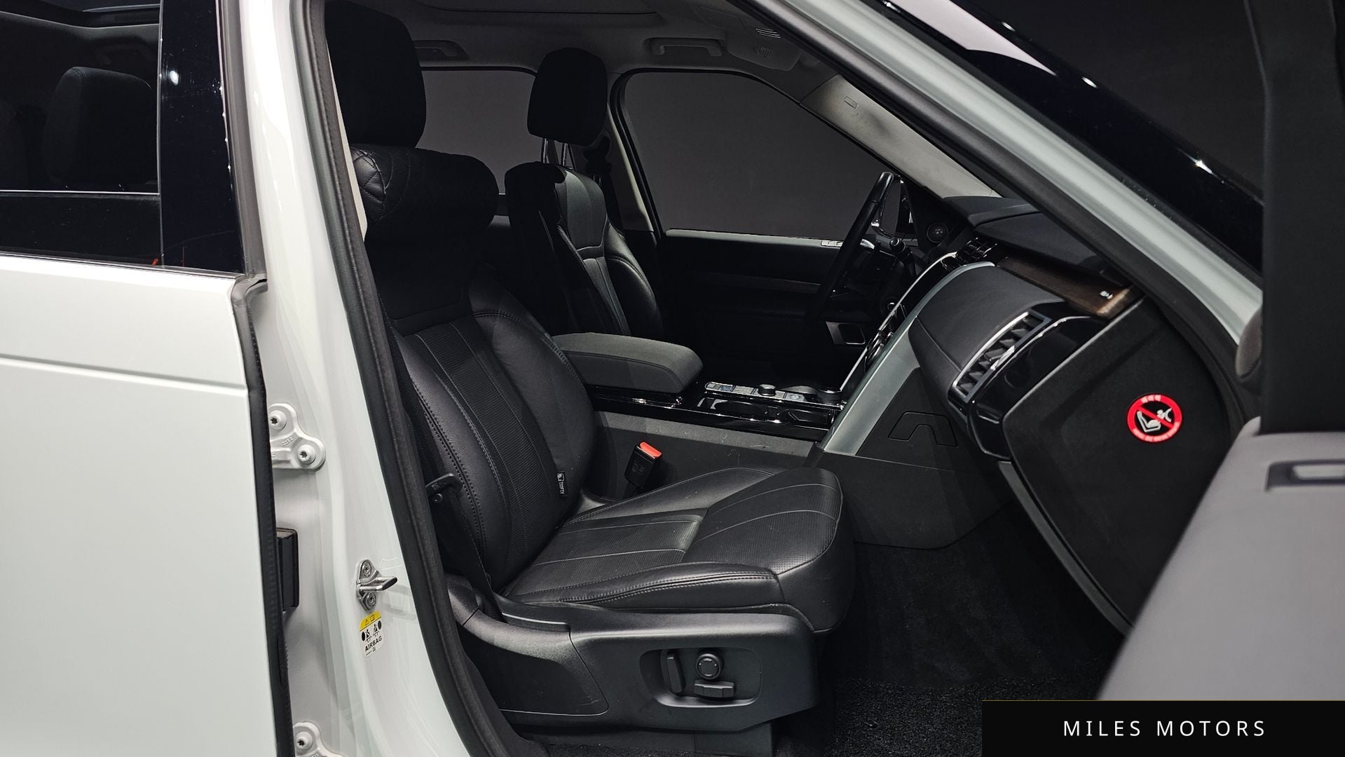 Land Rover Discovery 2019 — миниатюра 12