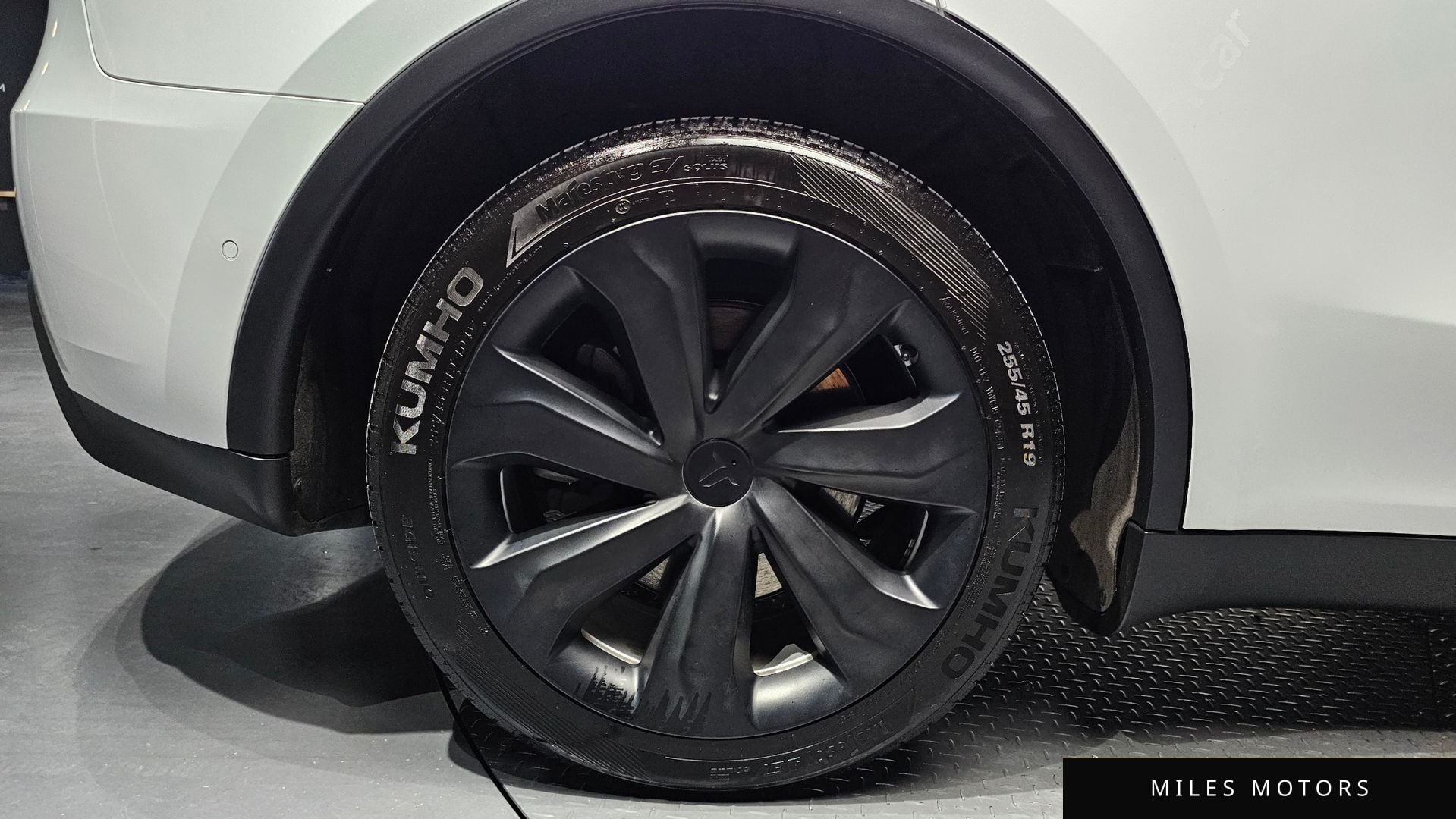 Tesla Model Y 2022 — миниатюра 4