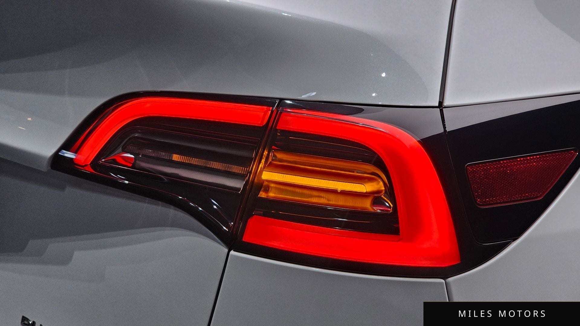 Tesla Model Y 2022 — миниатюра 8