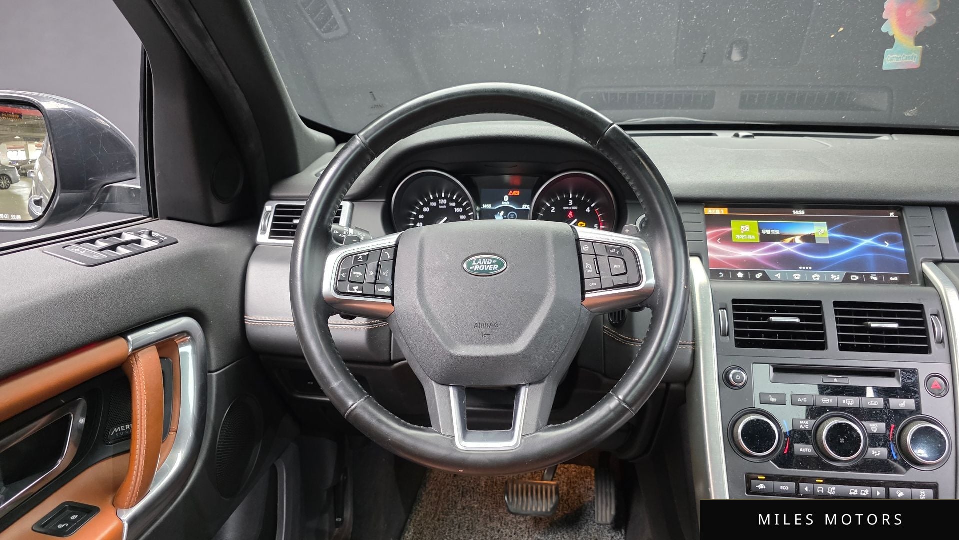 Land Rover Discovery Sport 2017 — миниатюра 12