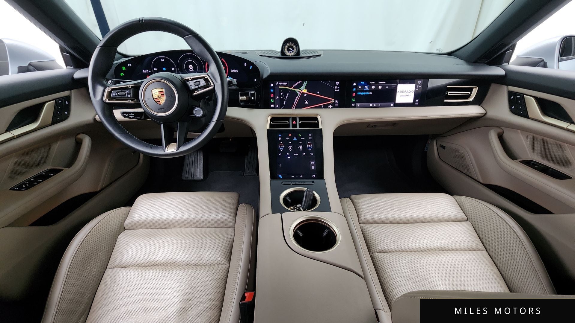 Porsche Taycan 2022 — миниатюра 10