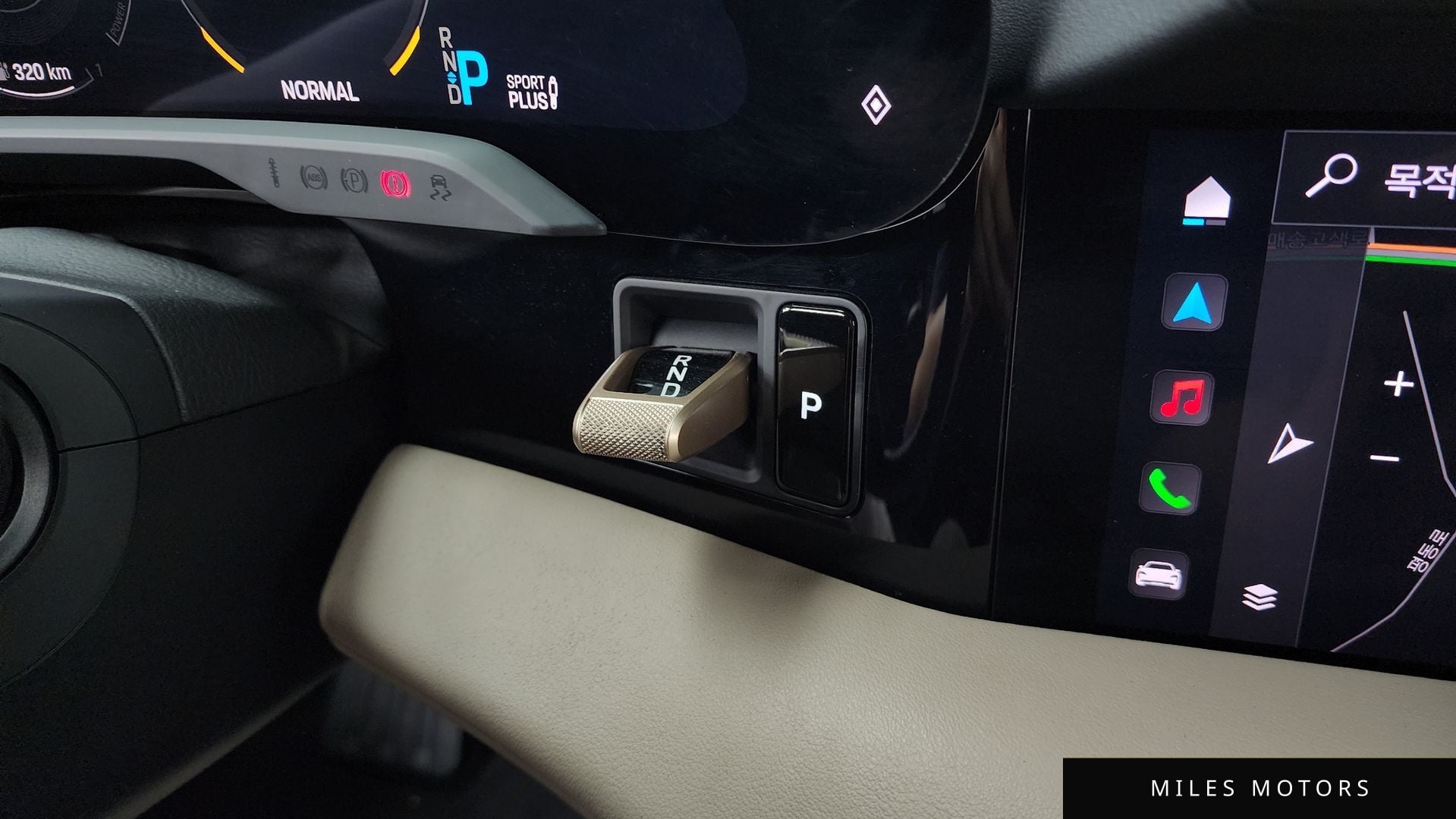Porsche Taycan 2022 — миниатюра 12