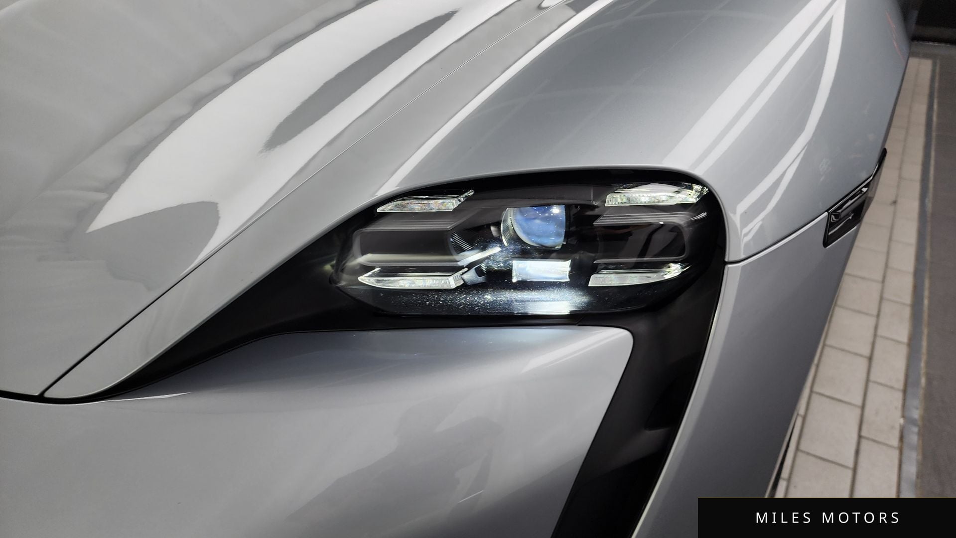 Porsche Taycan 2022 — миниатюра 8