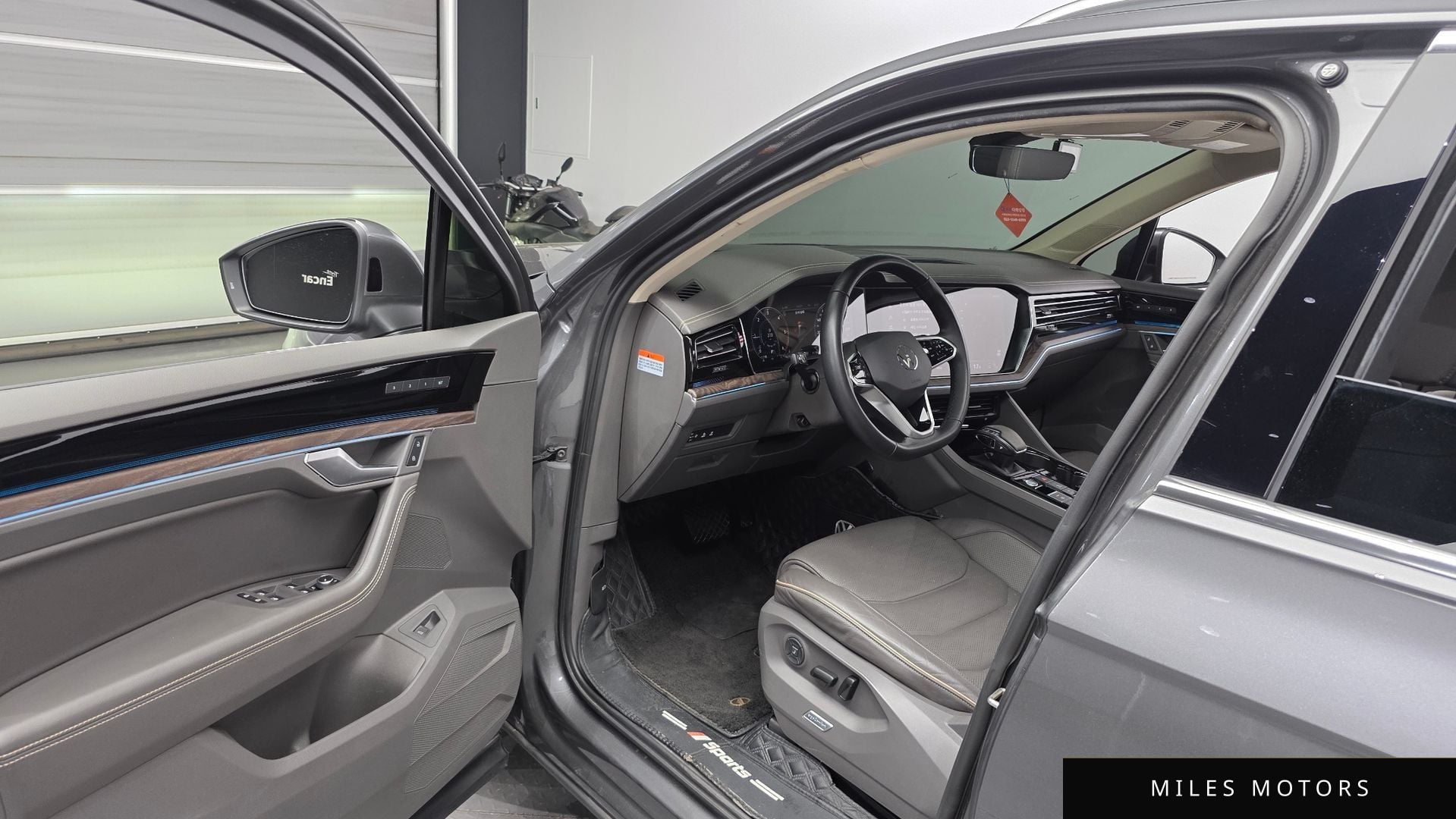 Volkswagen Touareg 2023 — миниатюра 10