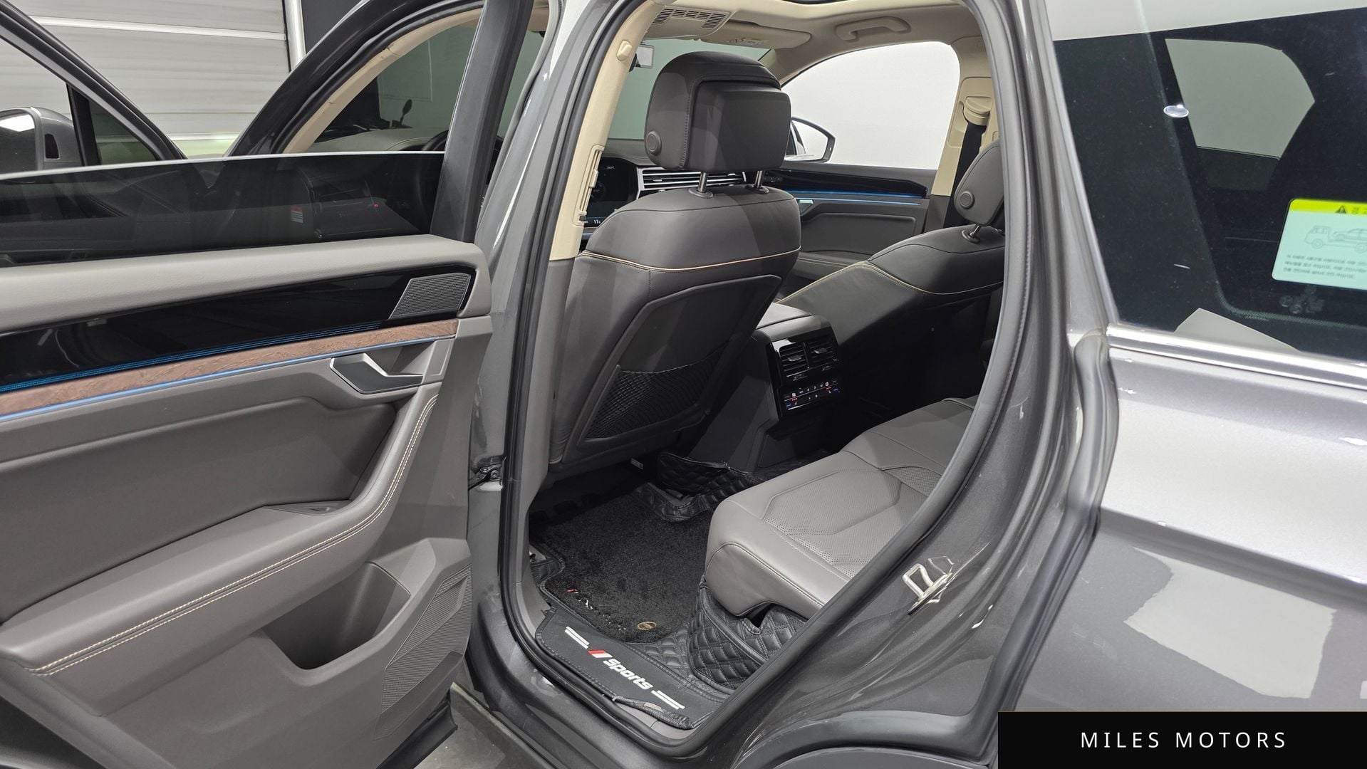 Volkswagen Touareg 2023 — миниатюра 11