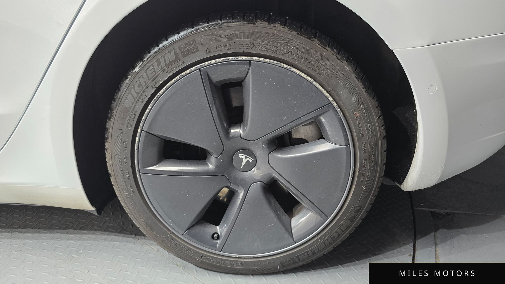Tesla Model 3 2022 — миниатюра 7