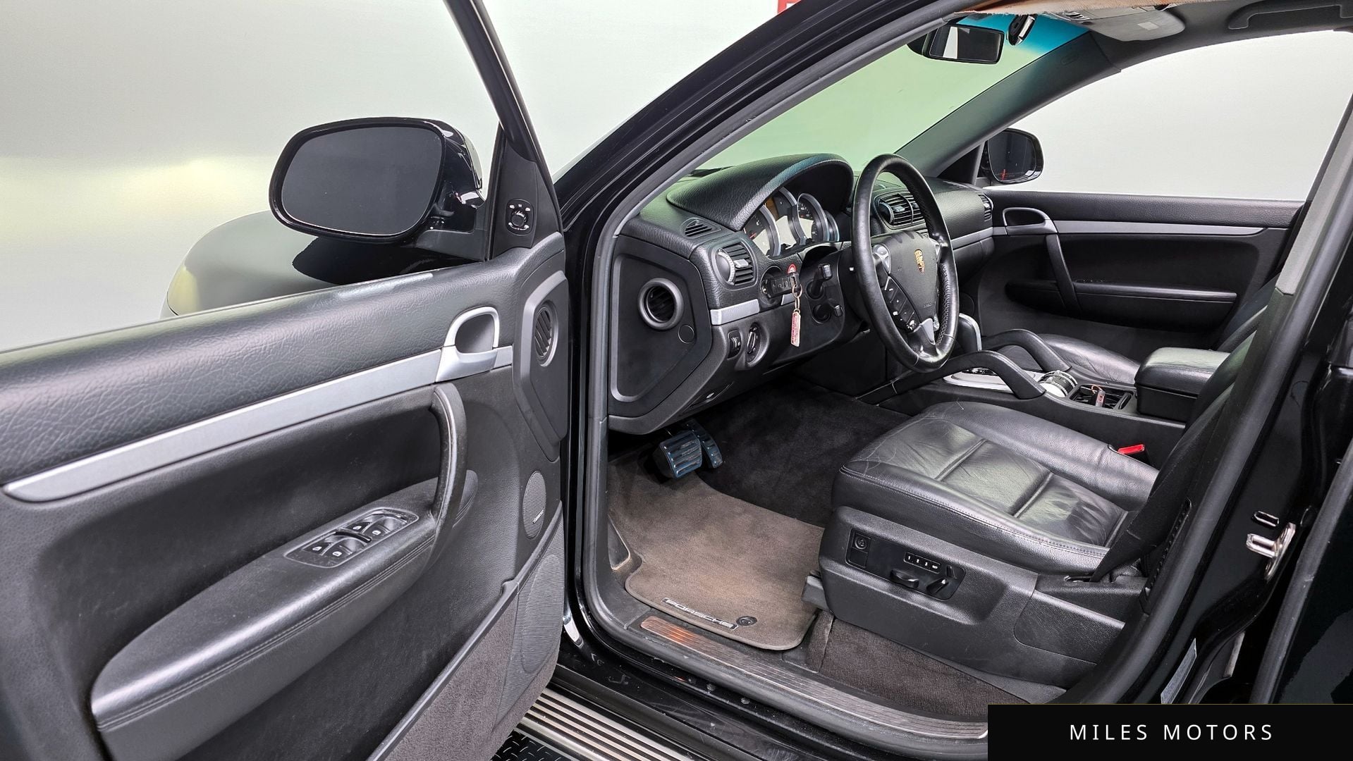 Porsche Cayenne 2006 — миниатюра 10