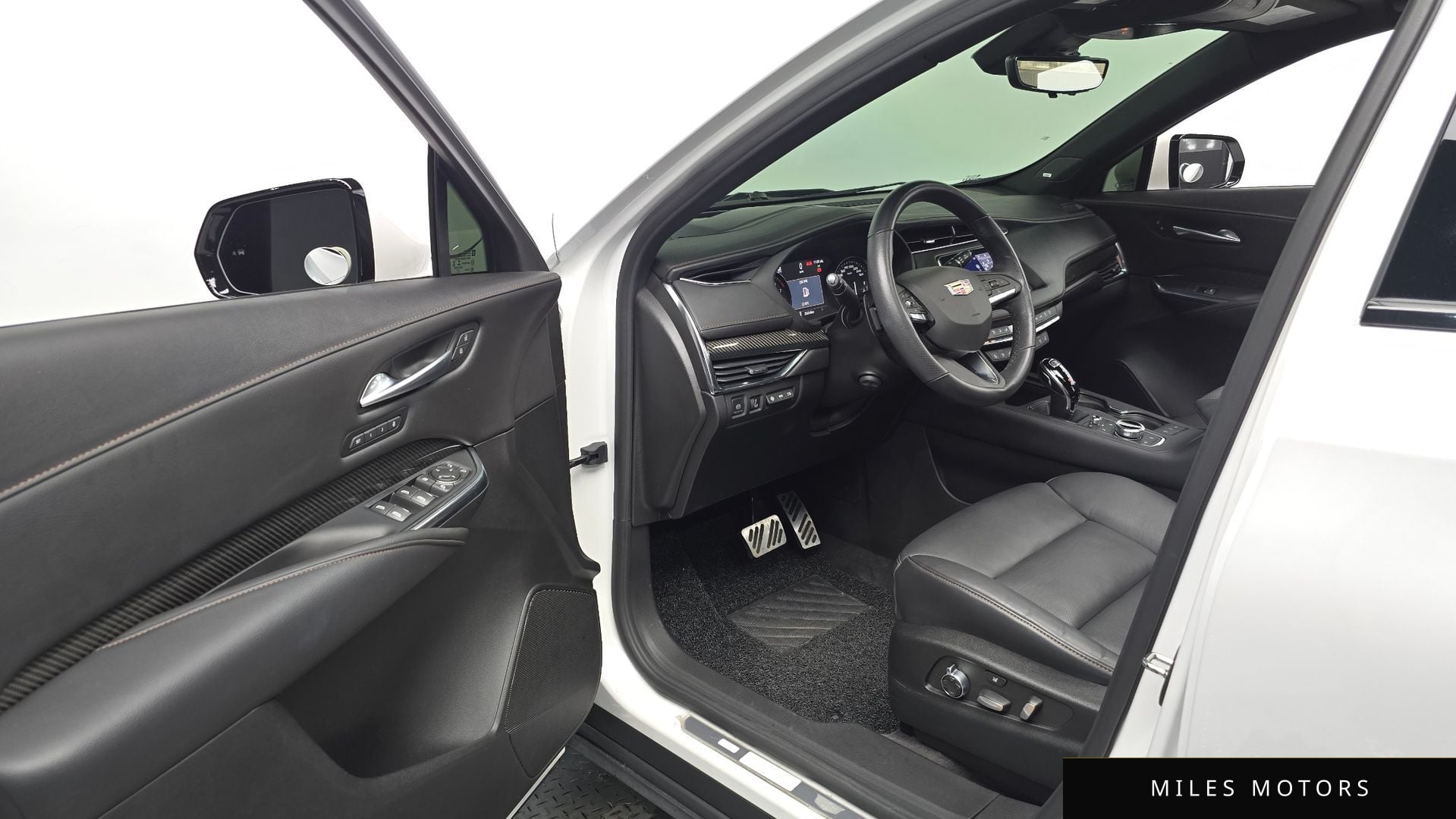 Cadillac XT4 2023 — миниатюра 10